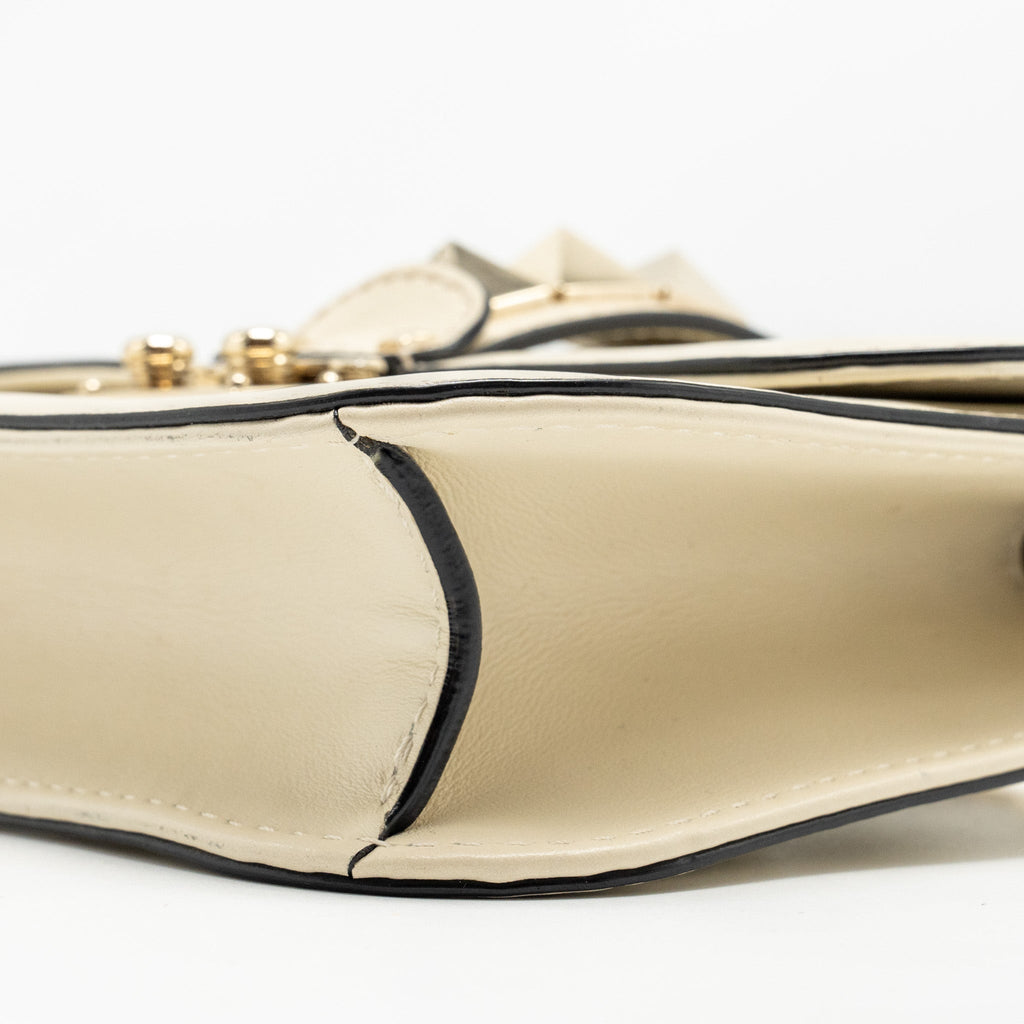 valentino-garavani-rockstud-glam-lock-chain-bag-leather-white-lghw-1