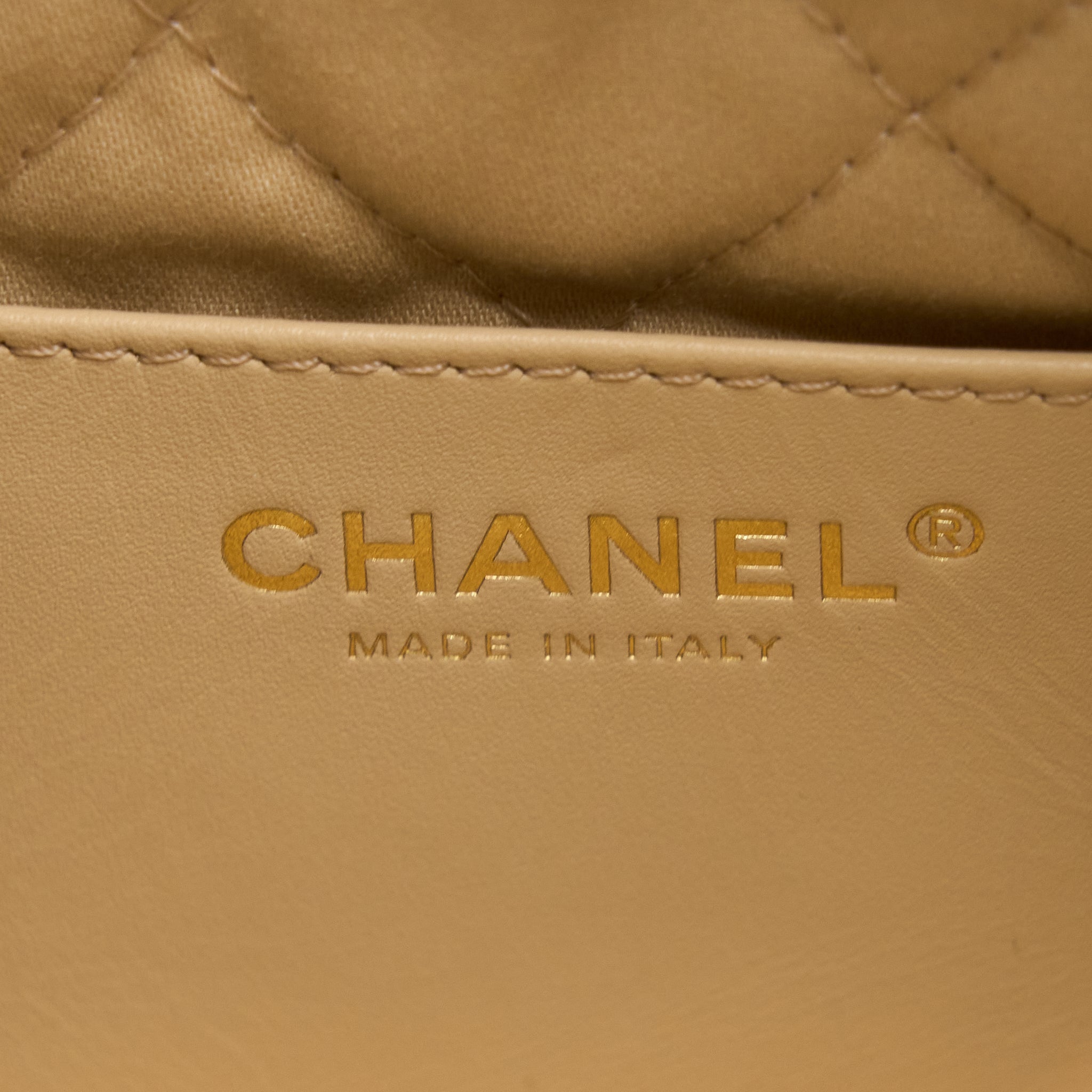 chanel-mini-22-bag-shiny-calfskin-white-ghw-microchip