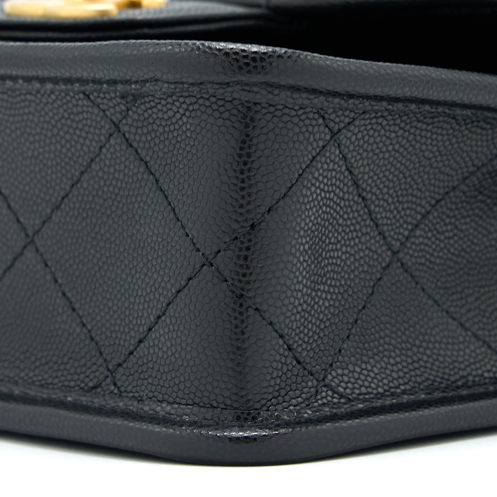 chanel-22k-top-handle-messenger-bag-caviar-black-brushed-ghwmicrochip