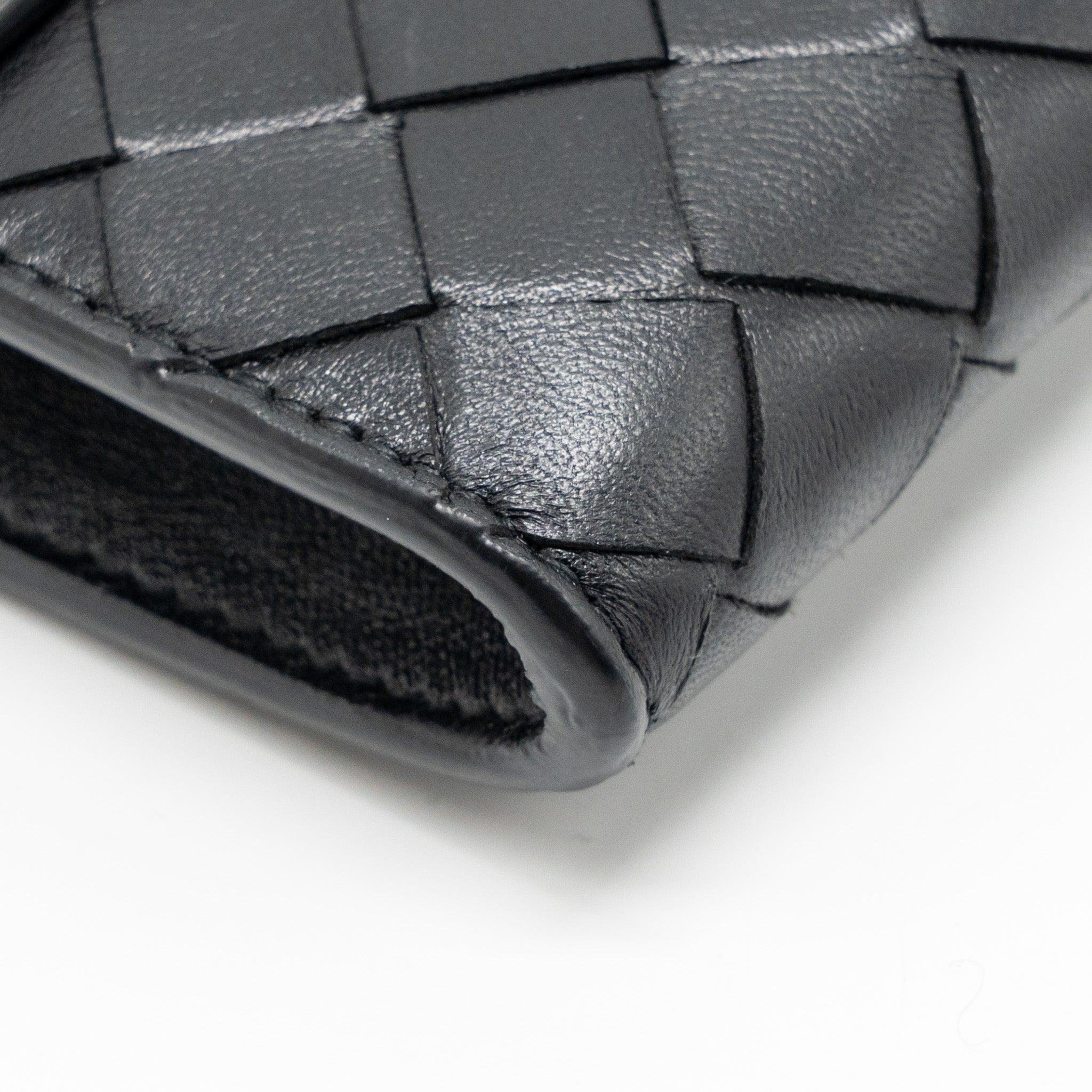 bottega-veneta-andiamo-clutch-intrecciato-calfskin-black-ghw