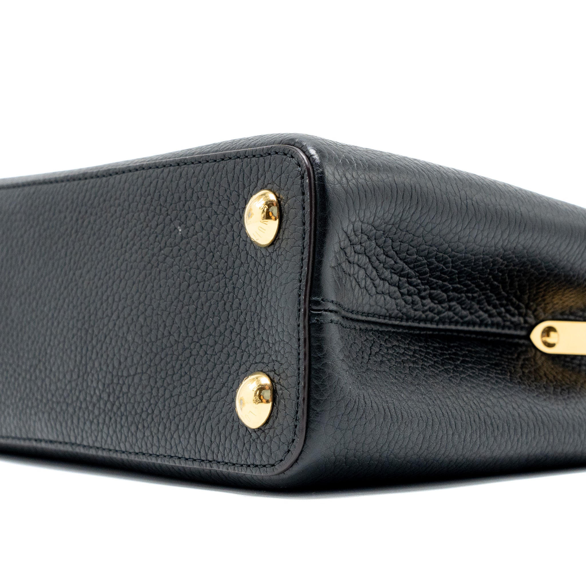 louis-vuitton-capucines-bb-taurillon-calfskin-black-ghw