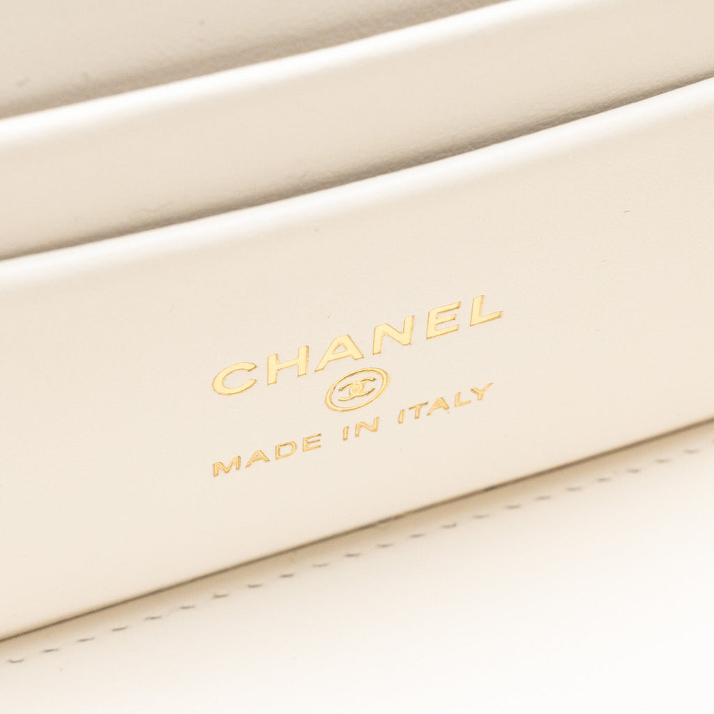 chanel-long-vanity-with-chain-caviar-white-lghw-microchip-1