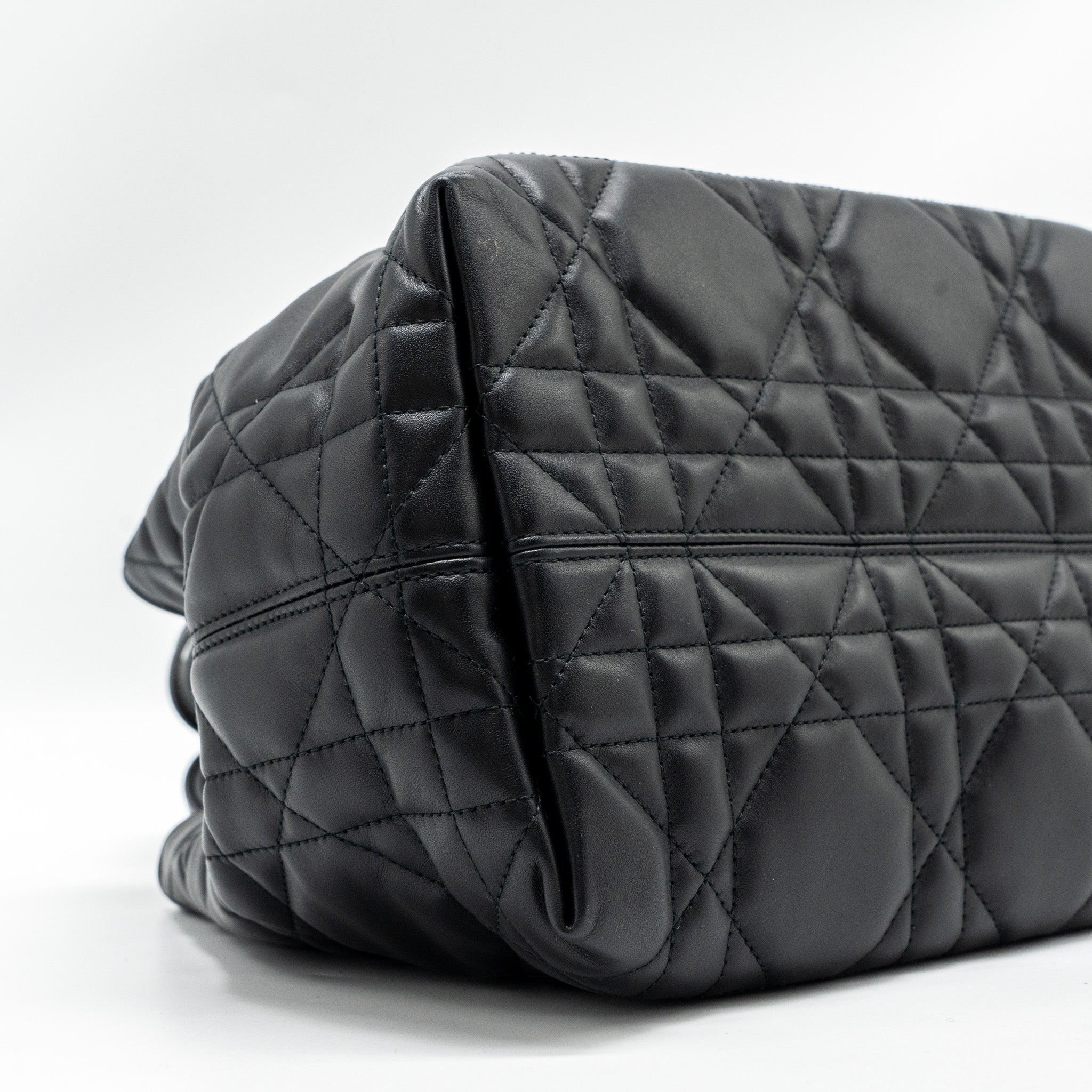 dior-medium-dior-toujours-tote-bag-macrocannage-calfskin-black-lghw