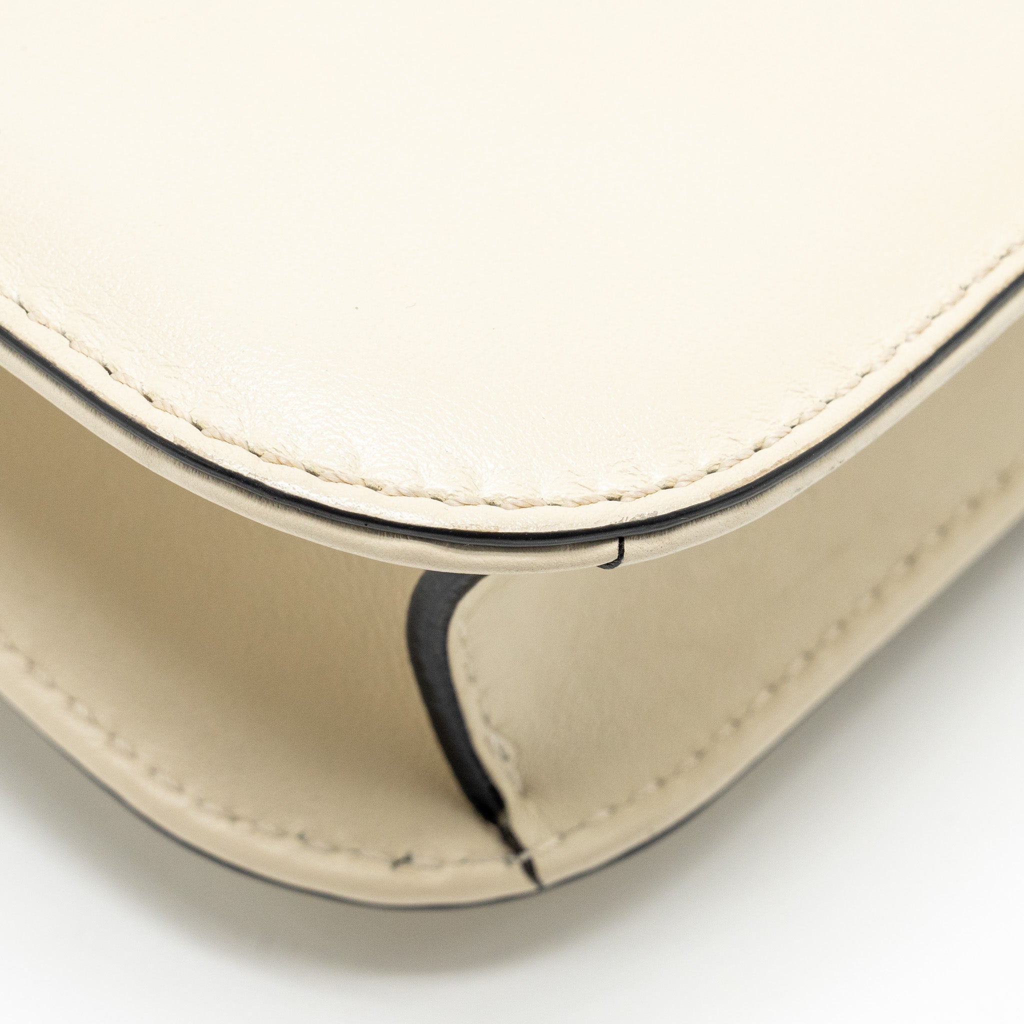 valentino-garavani-rockstud-glam-lock-chain-bag-leather-white-lghw-1