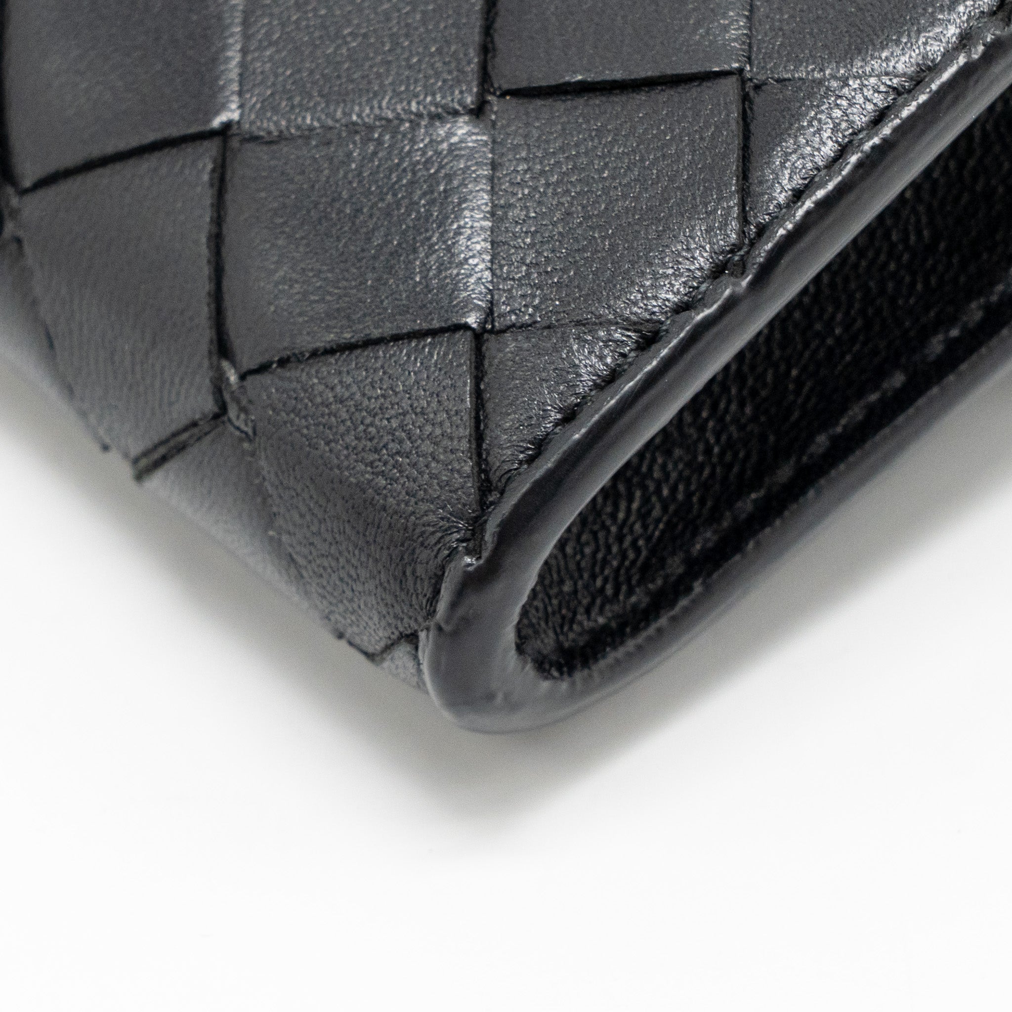 bottega-veneta-andiamo-clutch-intrecciato-calfskin-black-ghw