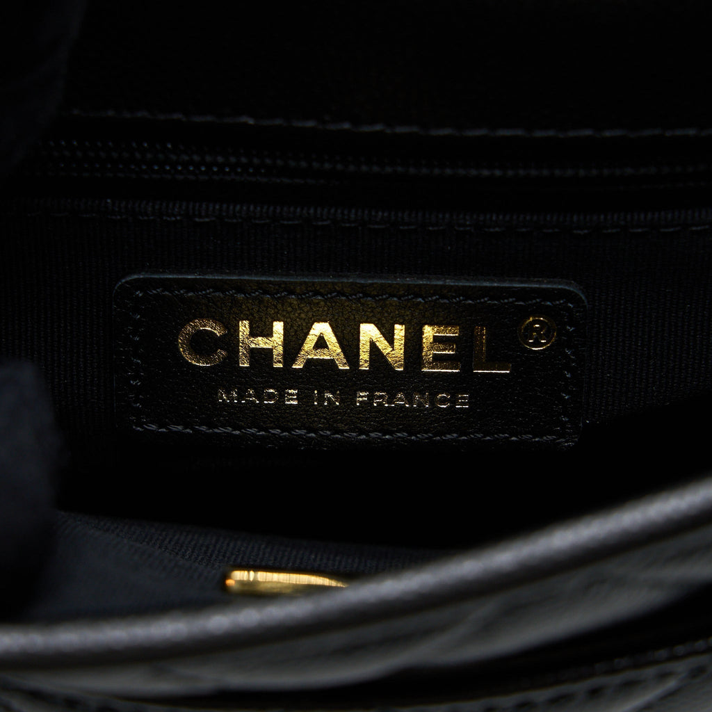 chanel-22k-top-handle-messenger-bag-caviar-black-brushed-ghwmicrochip
