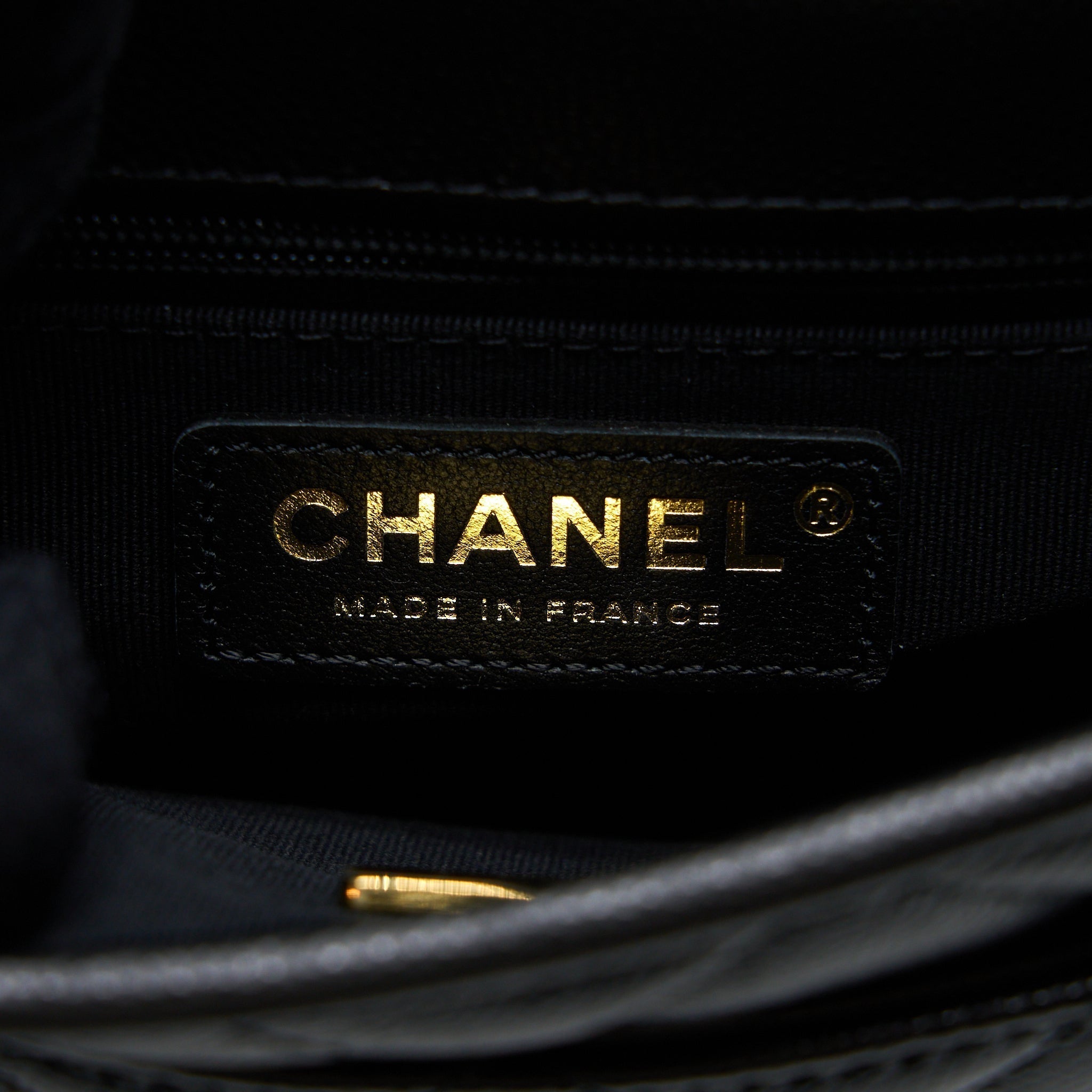 chanel-22k-top-handle-messenger-bag-caviar-black-brushed-ghwmicrochip