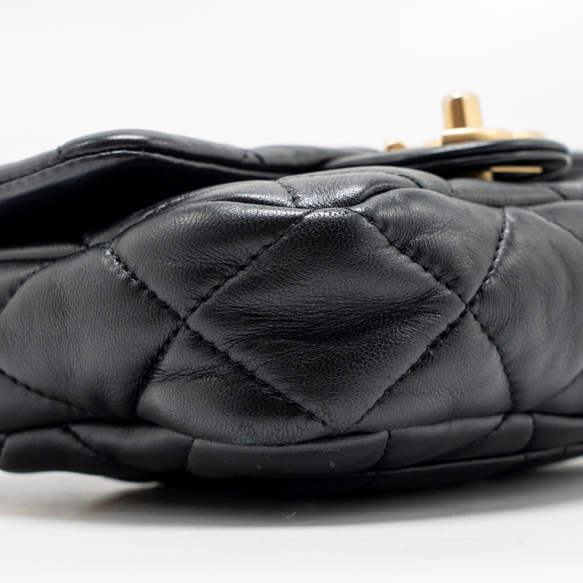 chanel-22s-giant-chain-mini-flap-bag-lambskin-black-brushed-ghwmicrochip