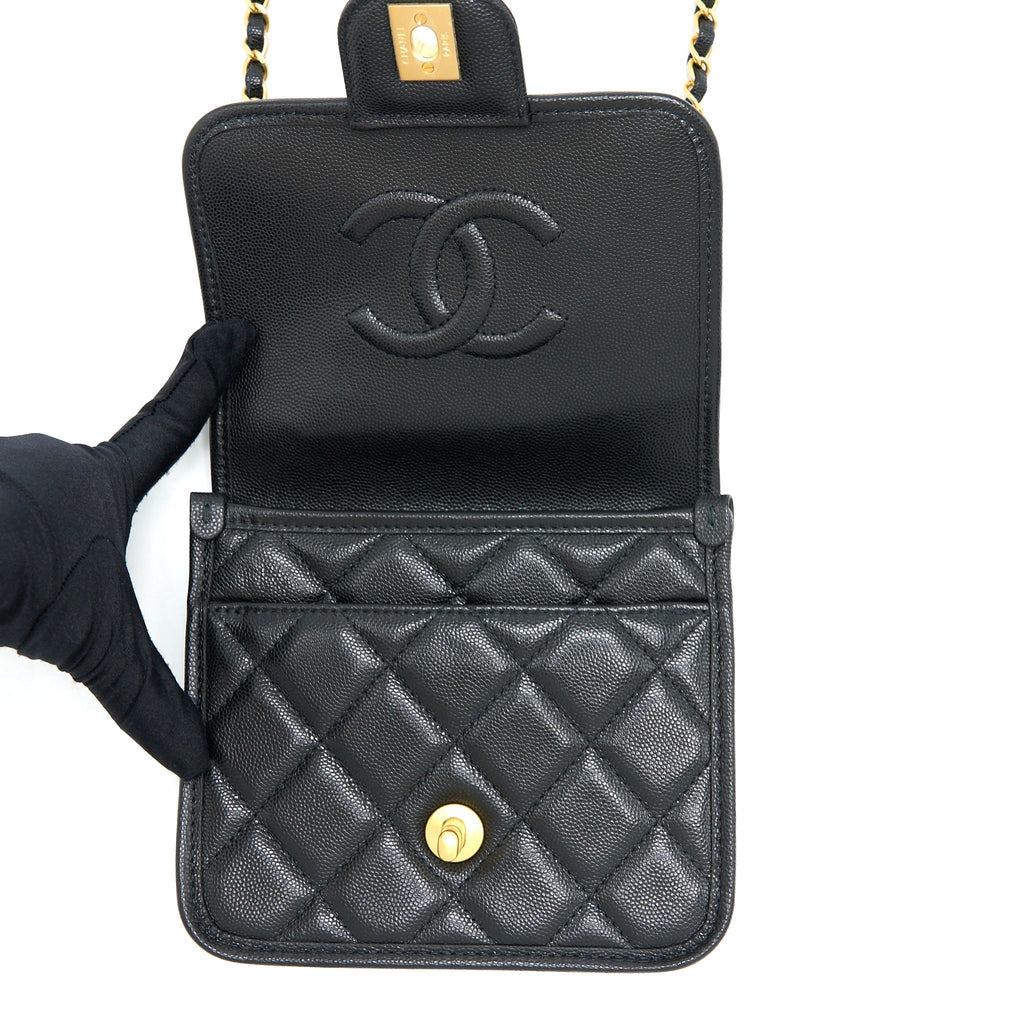 chanel-22k-top-handle-messenger-bag-caviar-black-brushed-ghwmicrochip