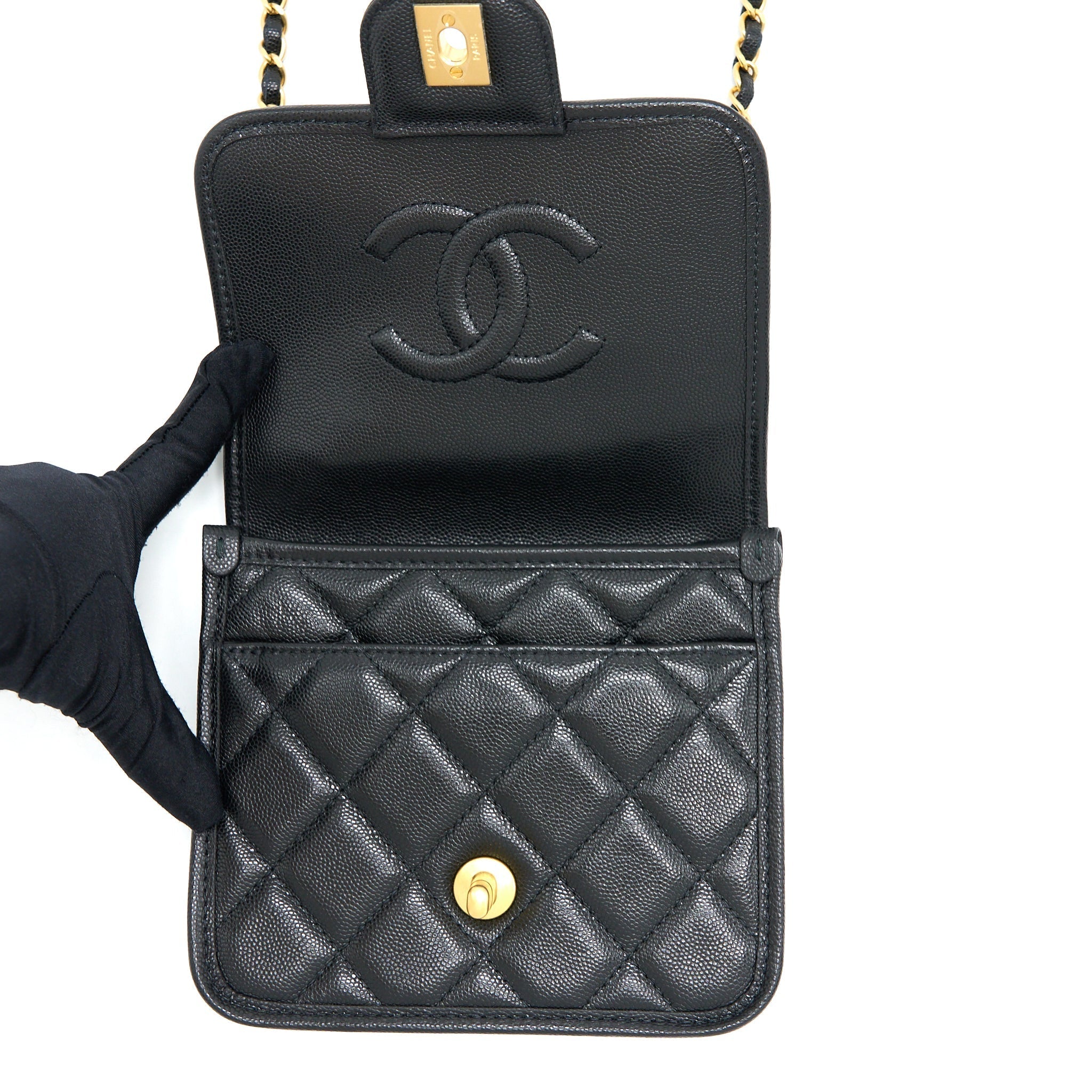 chanel-22k-top-handle-messenger-bag-caviar-black-brushed-ghwmicrochip