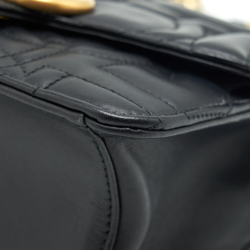 ferragamo-quilted-gancini-flap-bag-calfskin-black-ghw