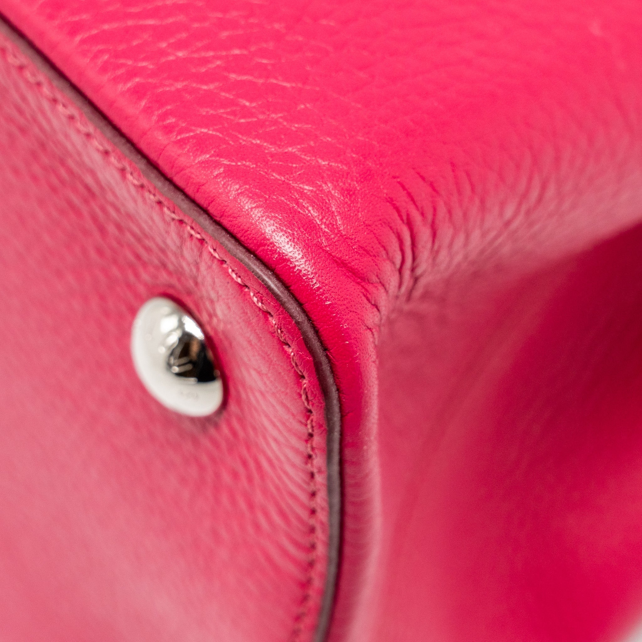 louis-vuitton-capcuine-bb-taurillon-red-shw