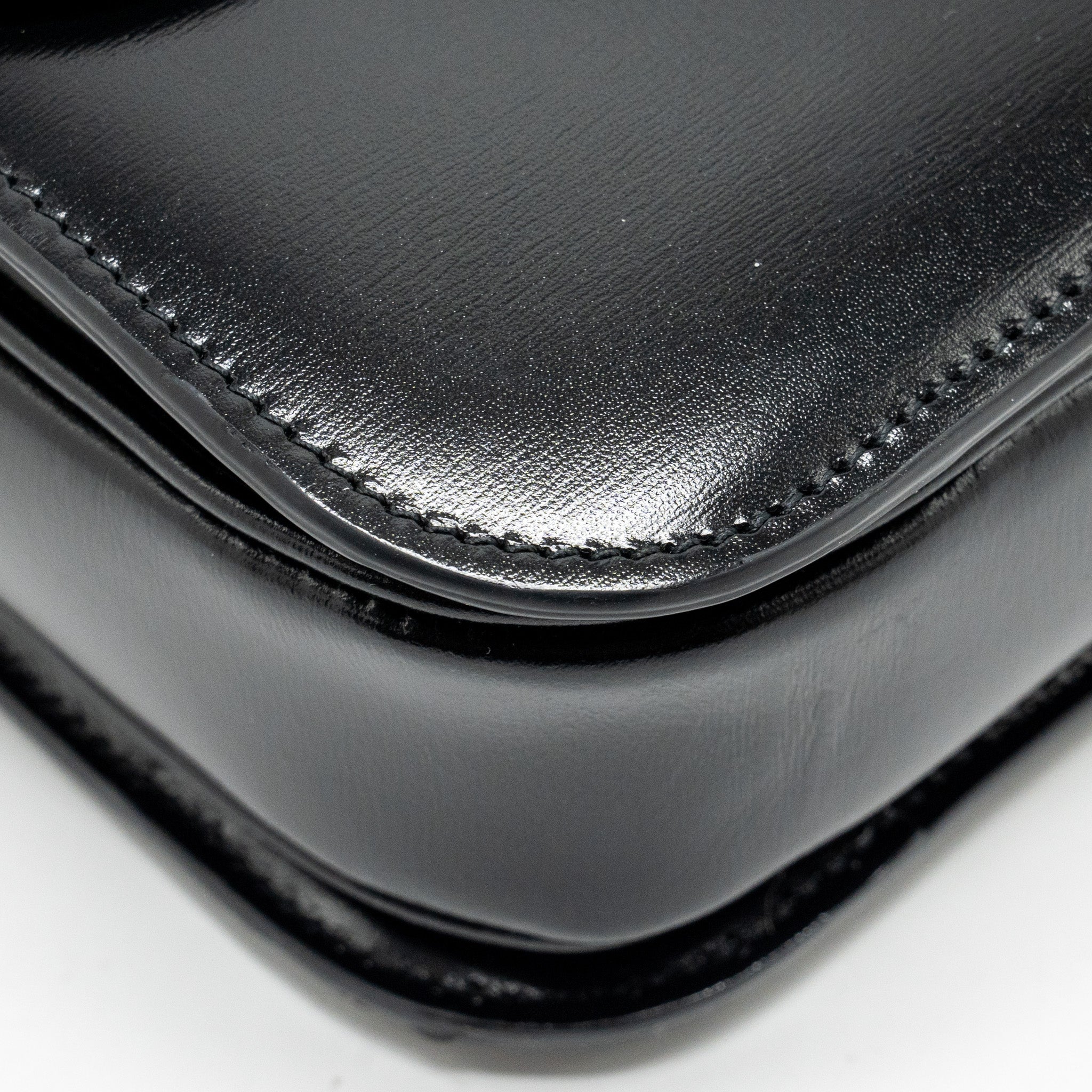 celine-classic-triomphe-bag-shiny-calfskin-black-ghw
