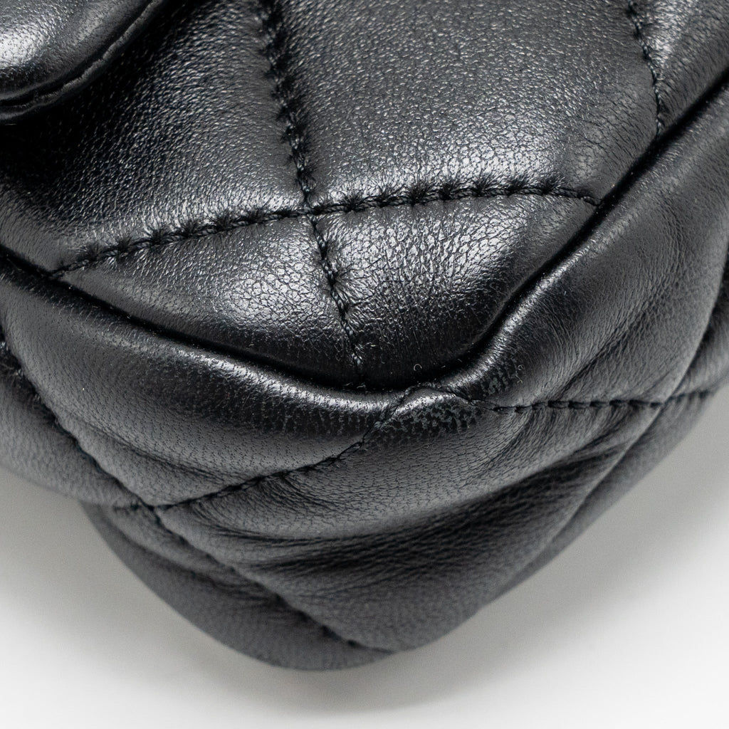 chanel-22s-giant-chain-mini-flap-bag-lambskin-black-brushed-ghwmicrochip