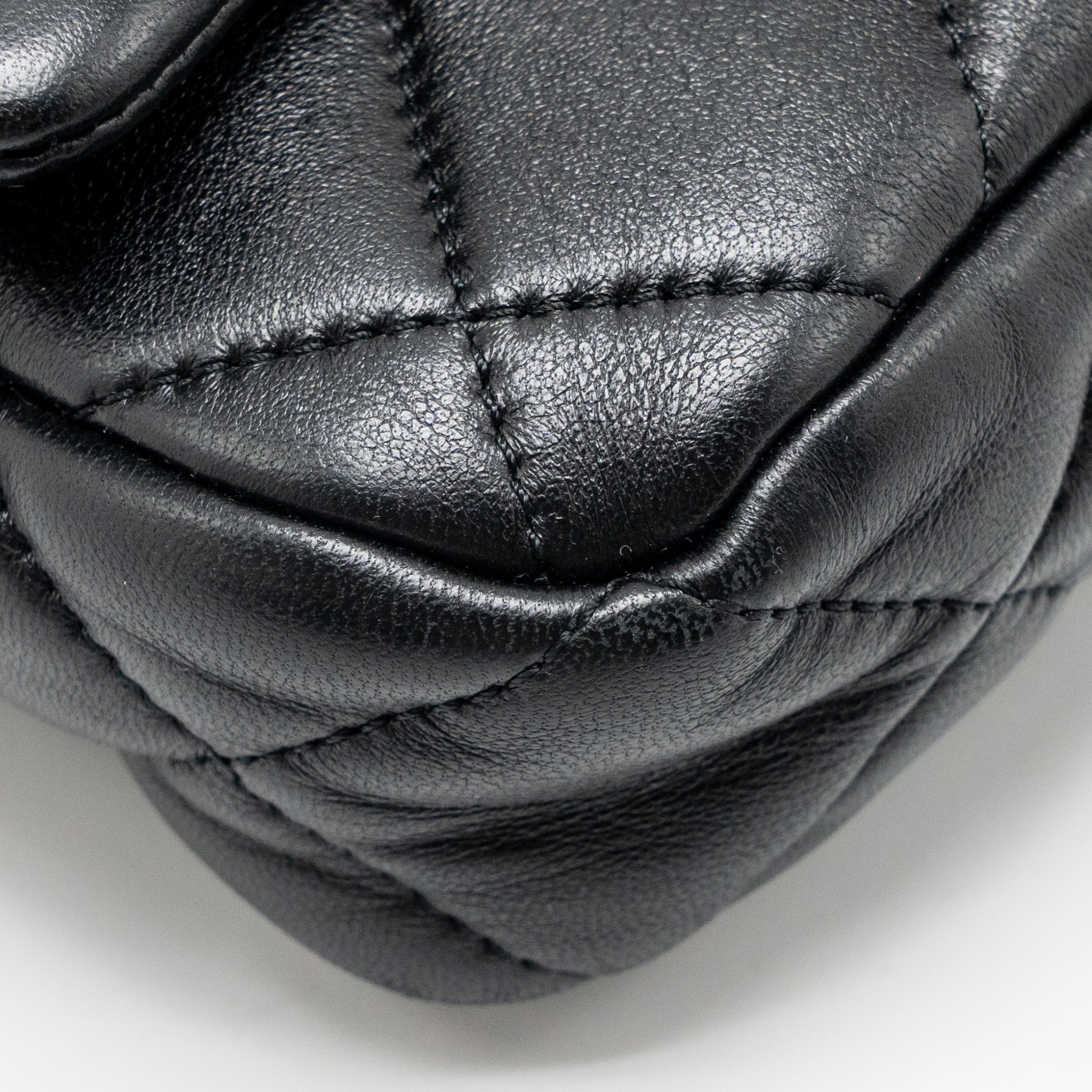 chanel-22s-giant-chain-mini-flap-bag-lambskin-black-brushed-ghwmicrochip