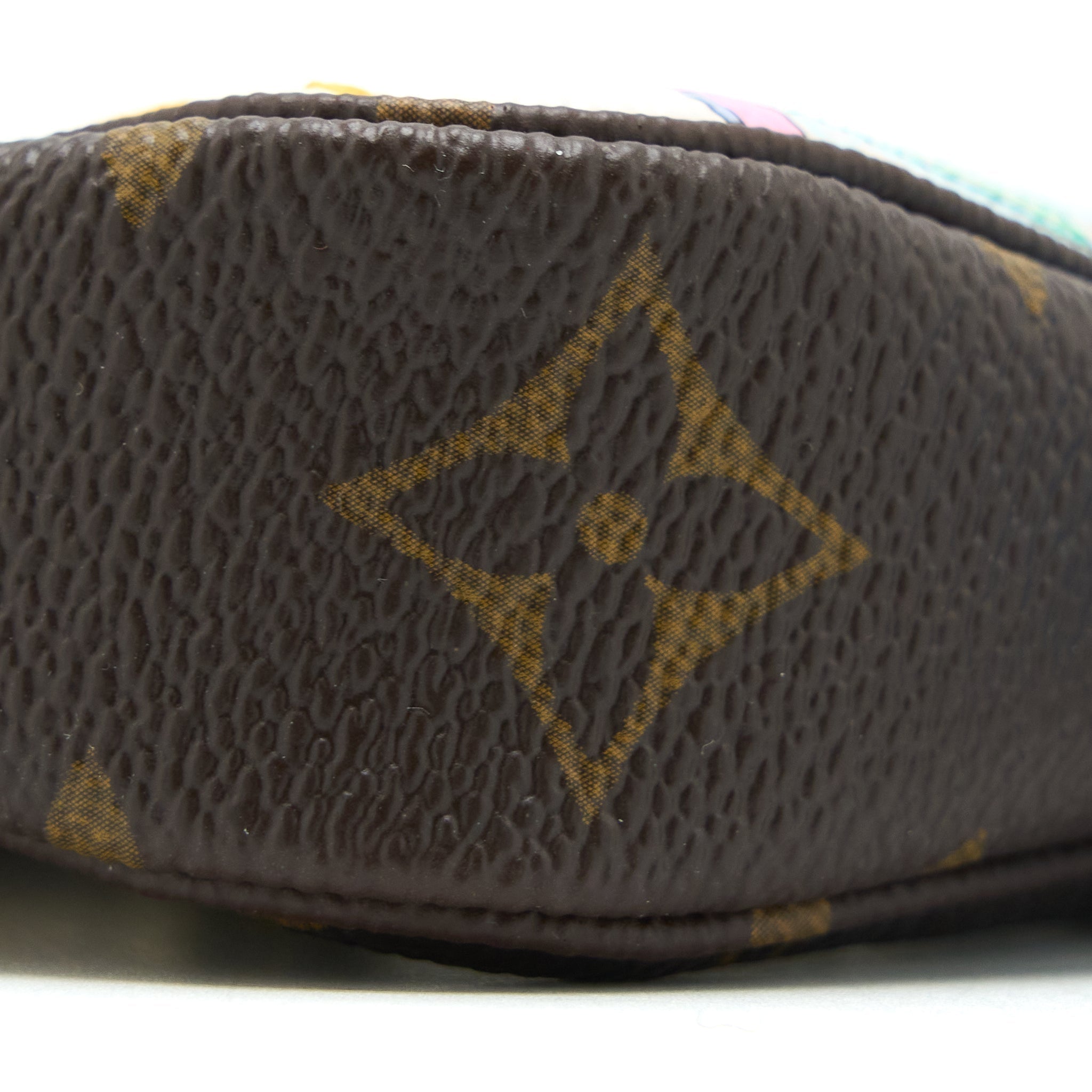louis-vuitton-vivienne-holidays-mini-pochette-accessories-monogram-canvas-multicolor-ghw