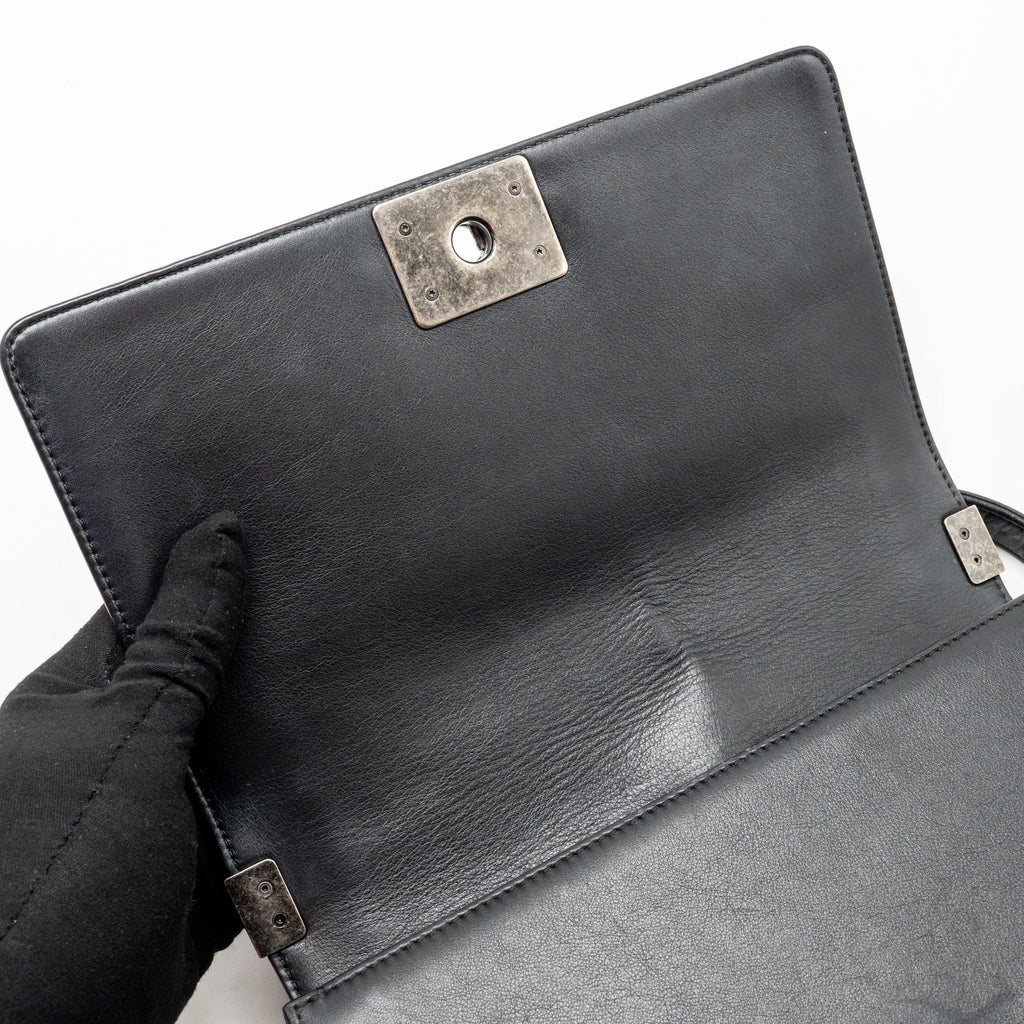chanel-medium-boy-bag-calfskin-black-ruthenium-hardware-2