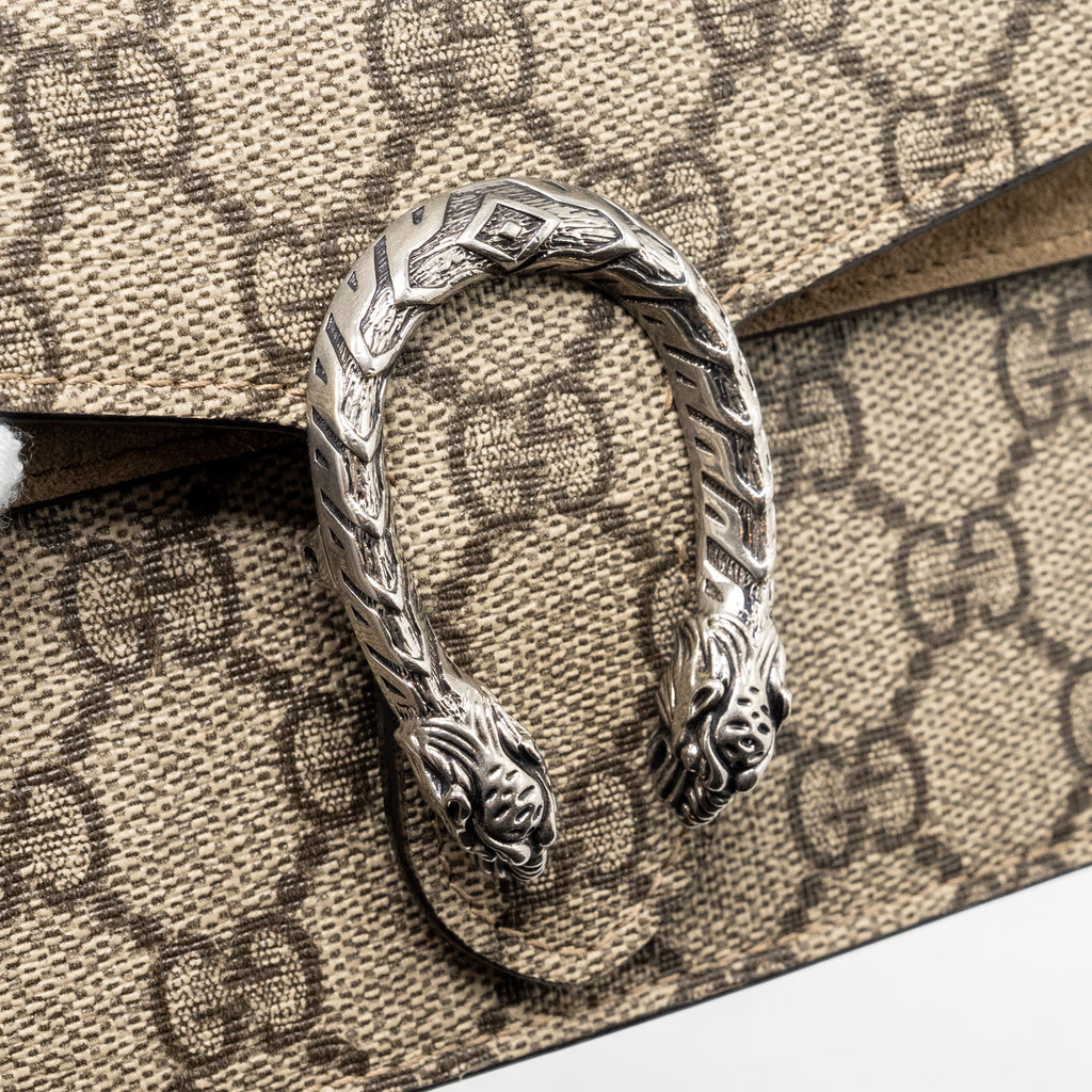 gucci-dionysus-gg-supreme-super-mini-bag-beige-2