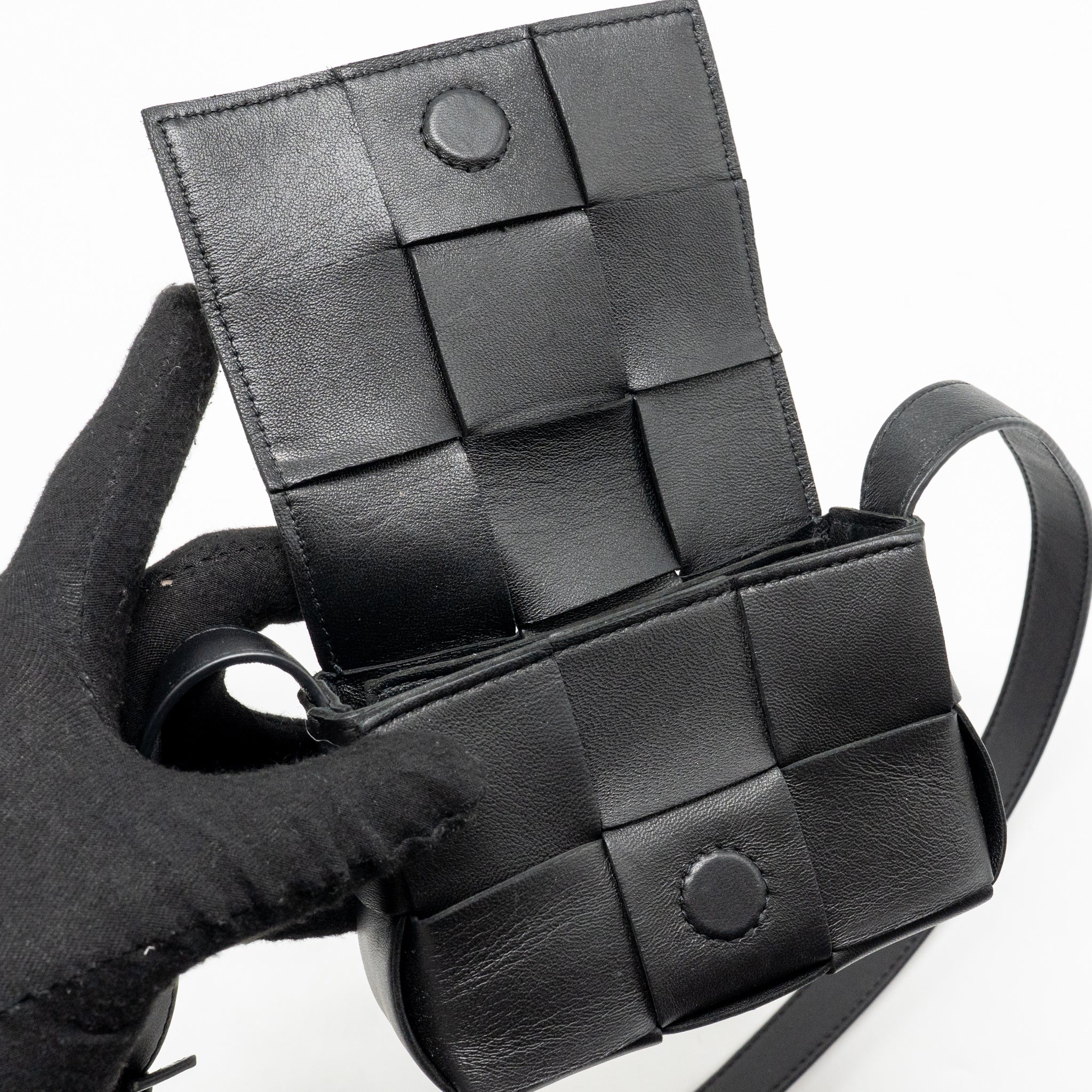 bottega-veneta-intreccio-cassette-mini-bag-lambskin-black-ghw