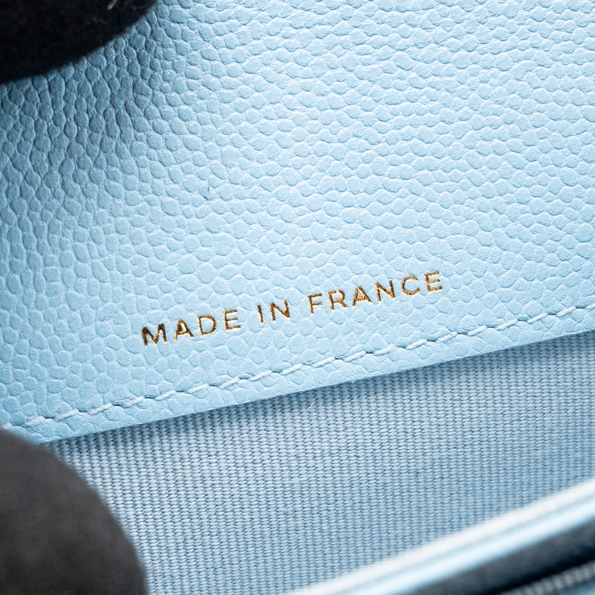 chanel-classic-flap-card-holder-caviar-blue-lghw-microchip-1