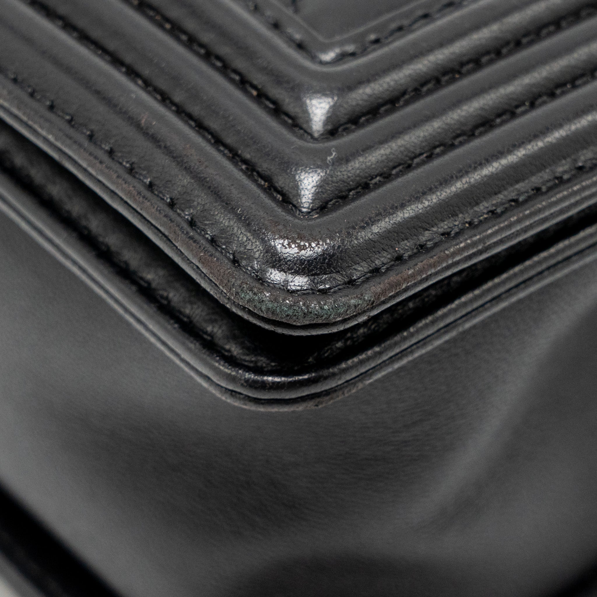 chanel-medium-boy-bag-lambskin-black-ghw-1