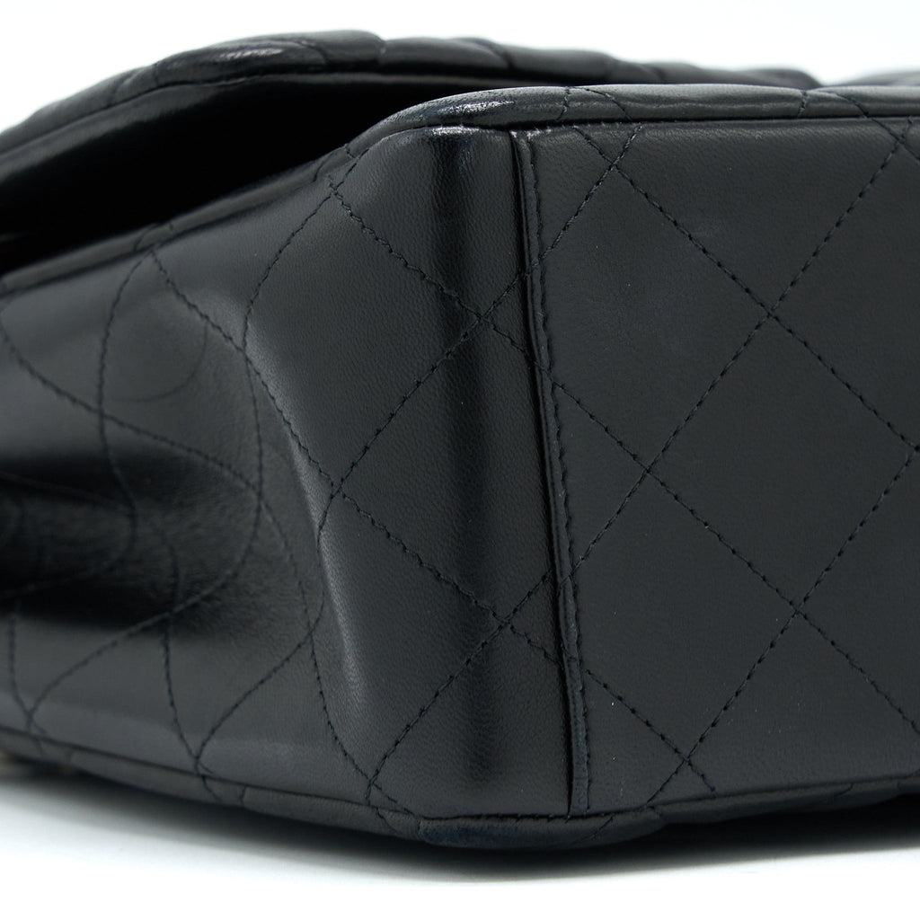 chanel-maxi-classic-double-flap-bag-lambskin-ghw