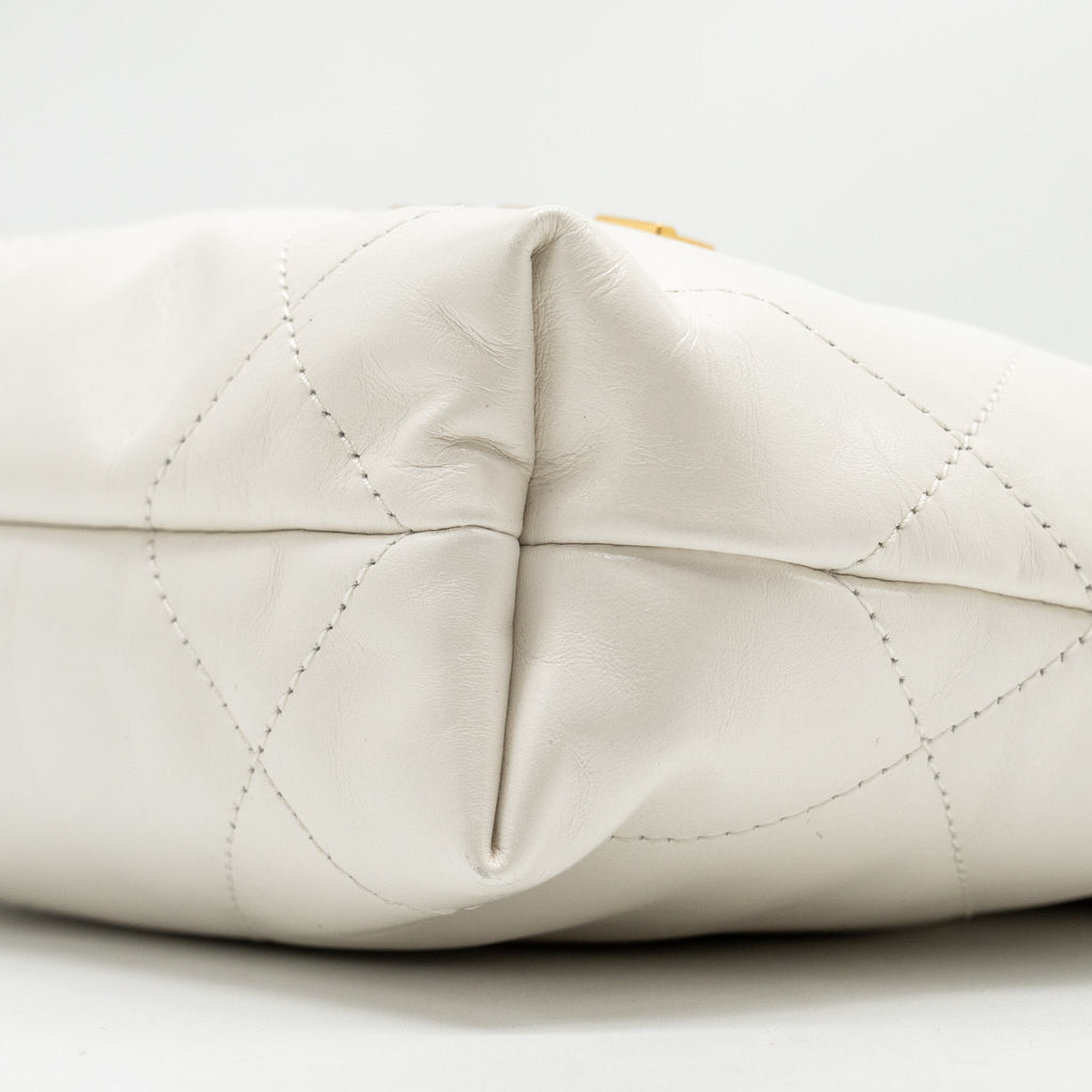 chanel-mini-22-bag-white