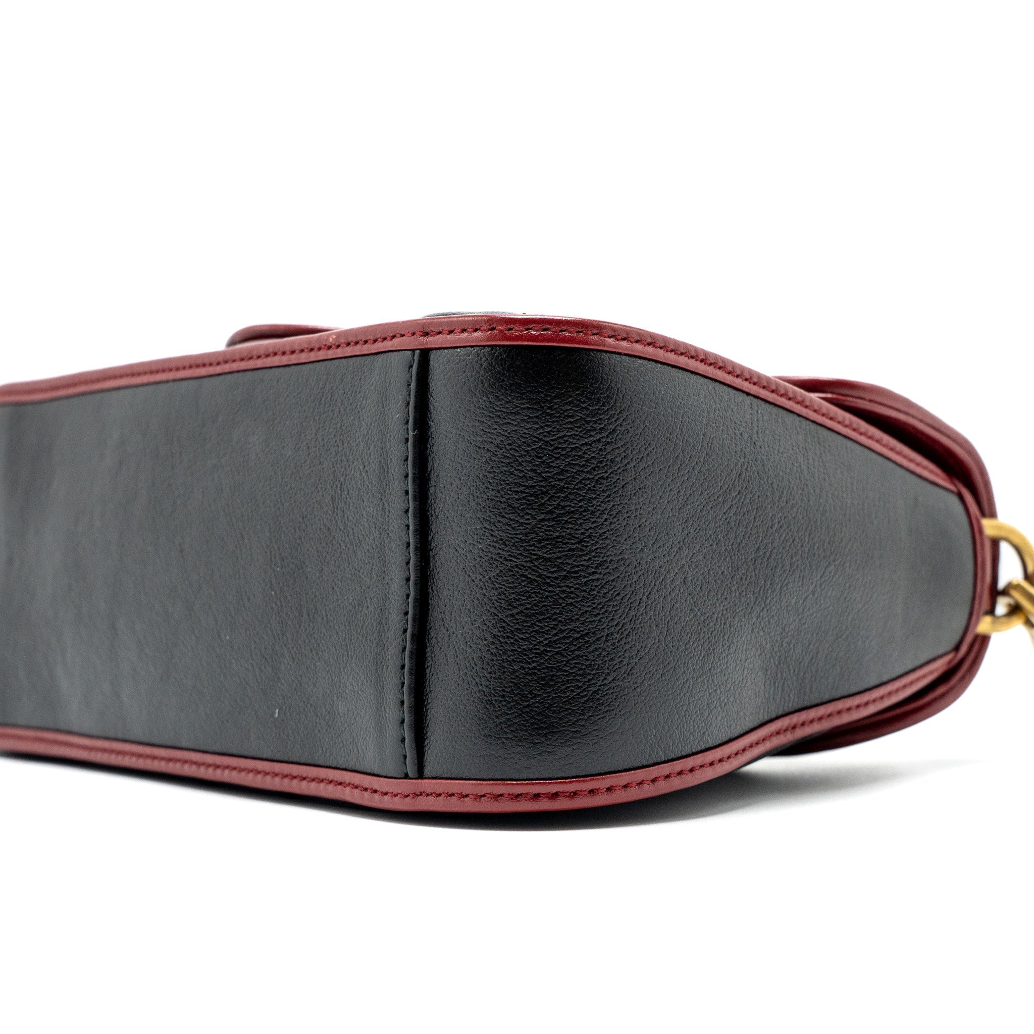 gucci-gg-marmont-mini-top-handle-bag-calfskin-black-red-ghw-1