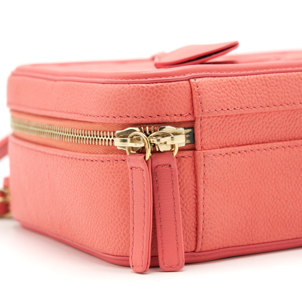 chanel-vanity-case-mediumcaviar-pink-ruthenium-ghw