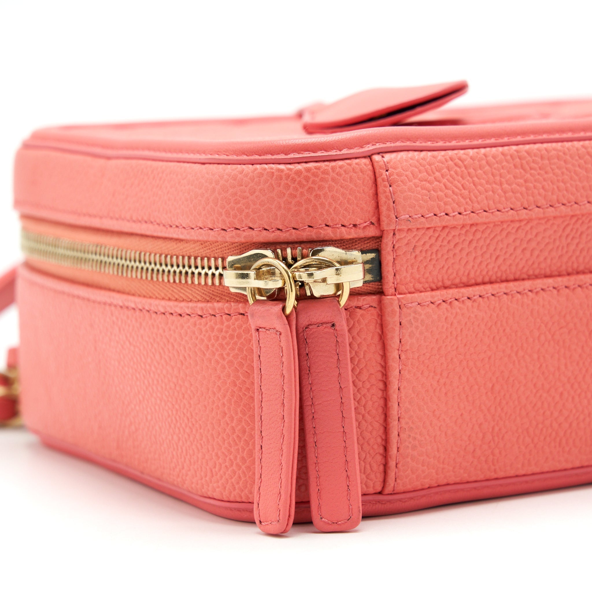 chanel-vanity-case-mediumcaviar-pink-ruthenium-ghw