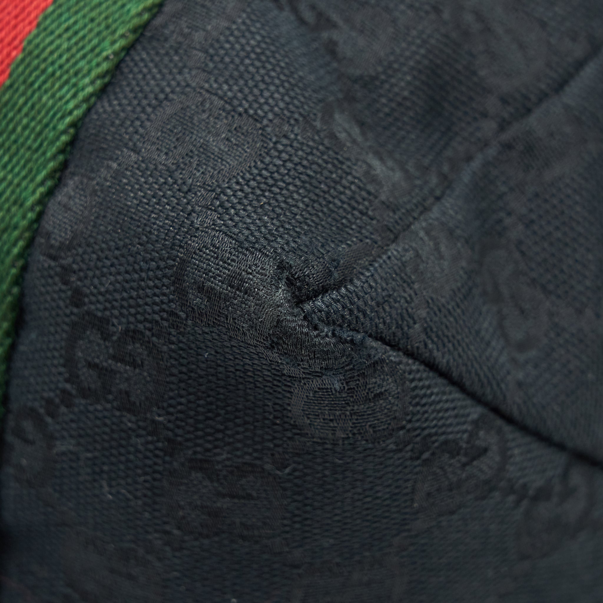 gucci-tote-fabric-gg-supreme-black