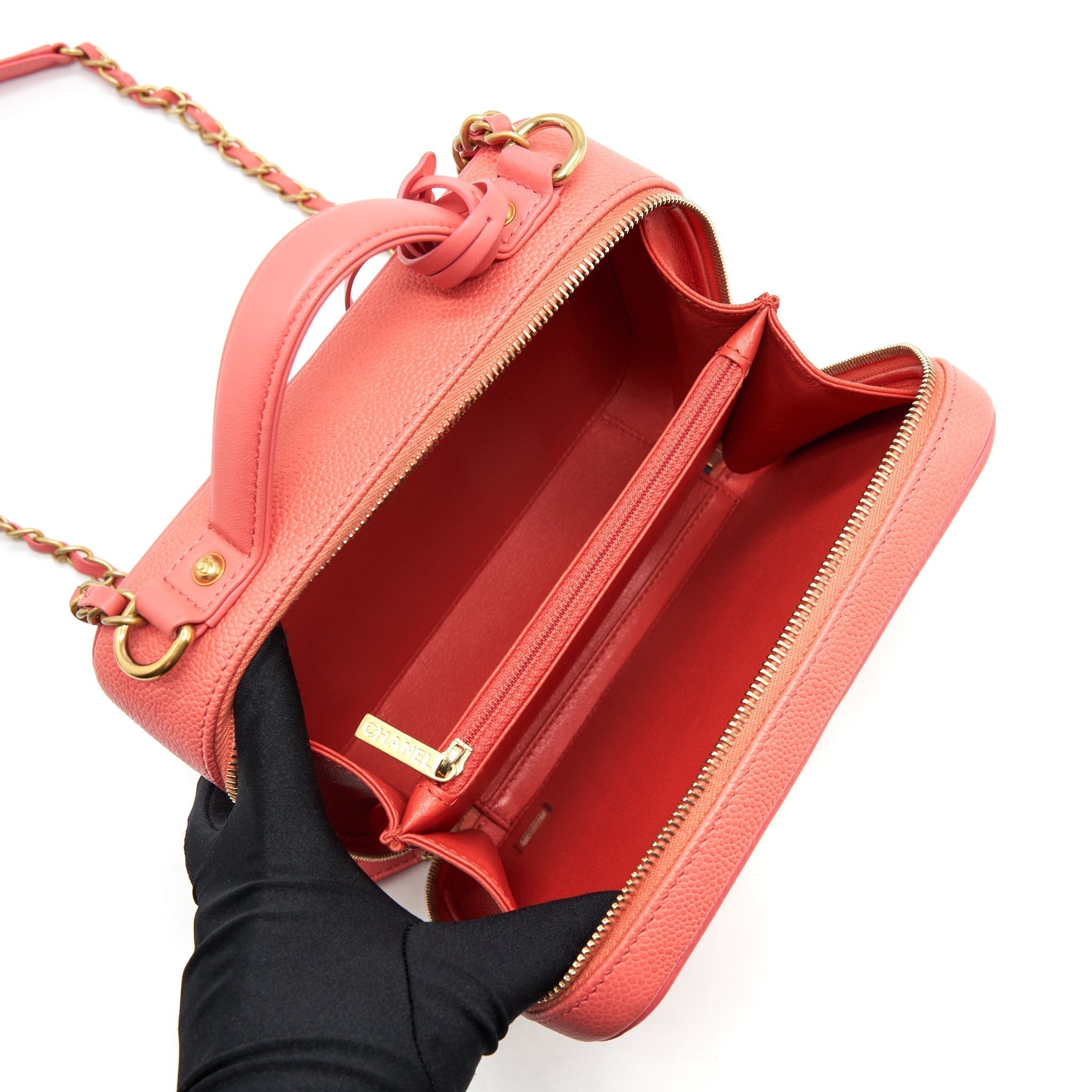 chanel-vanity-case-mediumcaviar-pink-ruthenium-ghw
