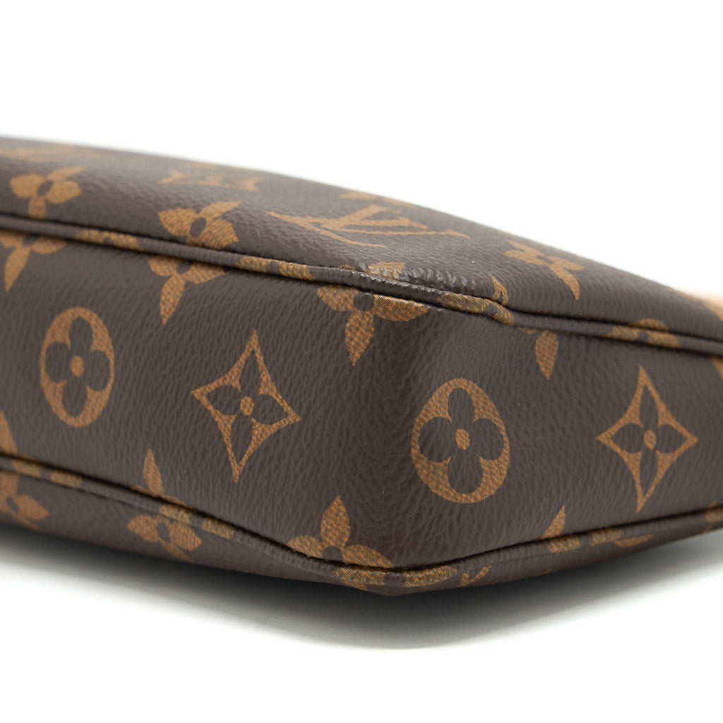 louis-vuitton-pochette-accessories-monogram-canvas-3