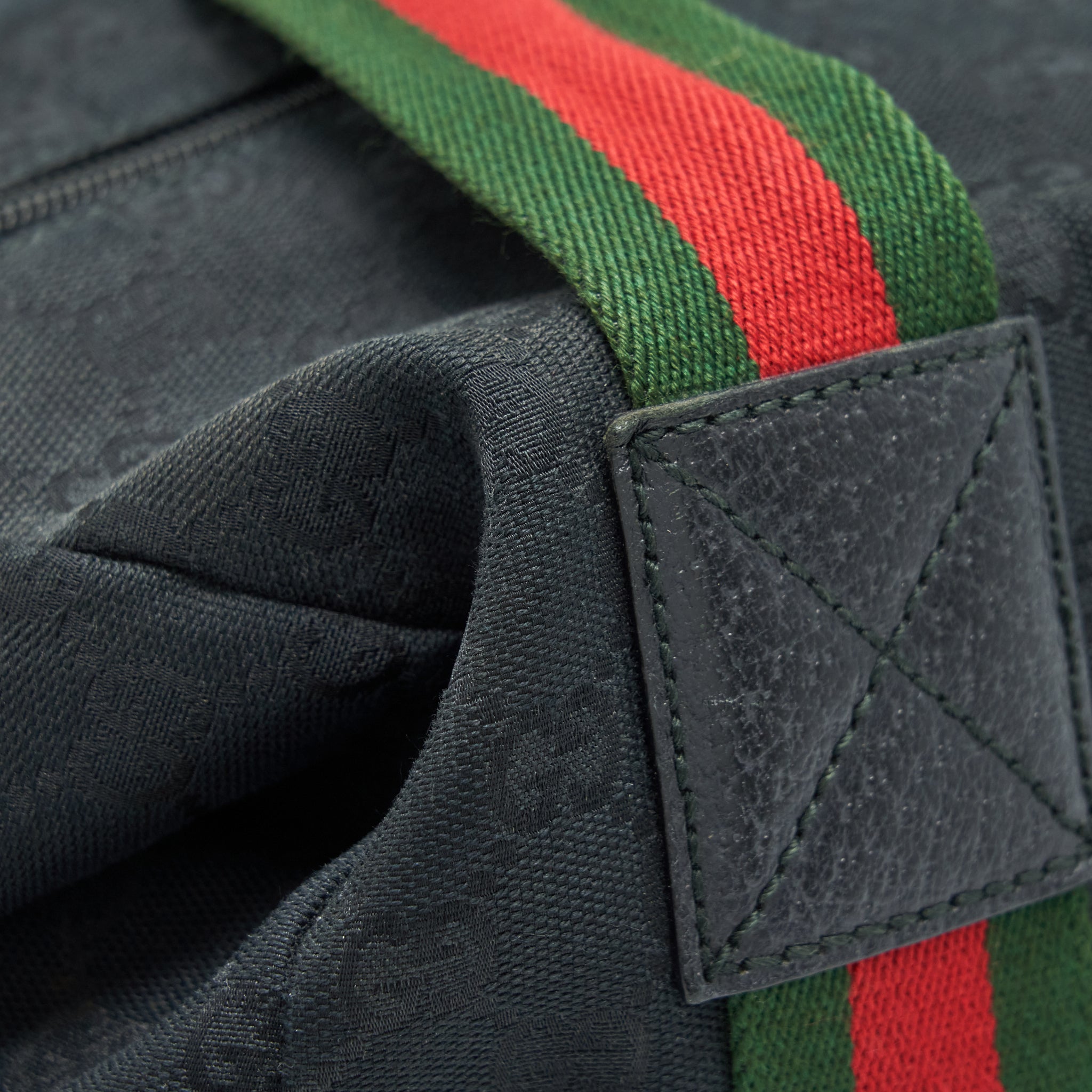 gucci-tote-fabric-gg-supreme-black