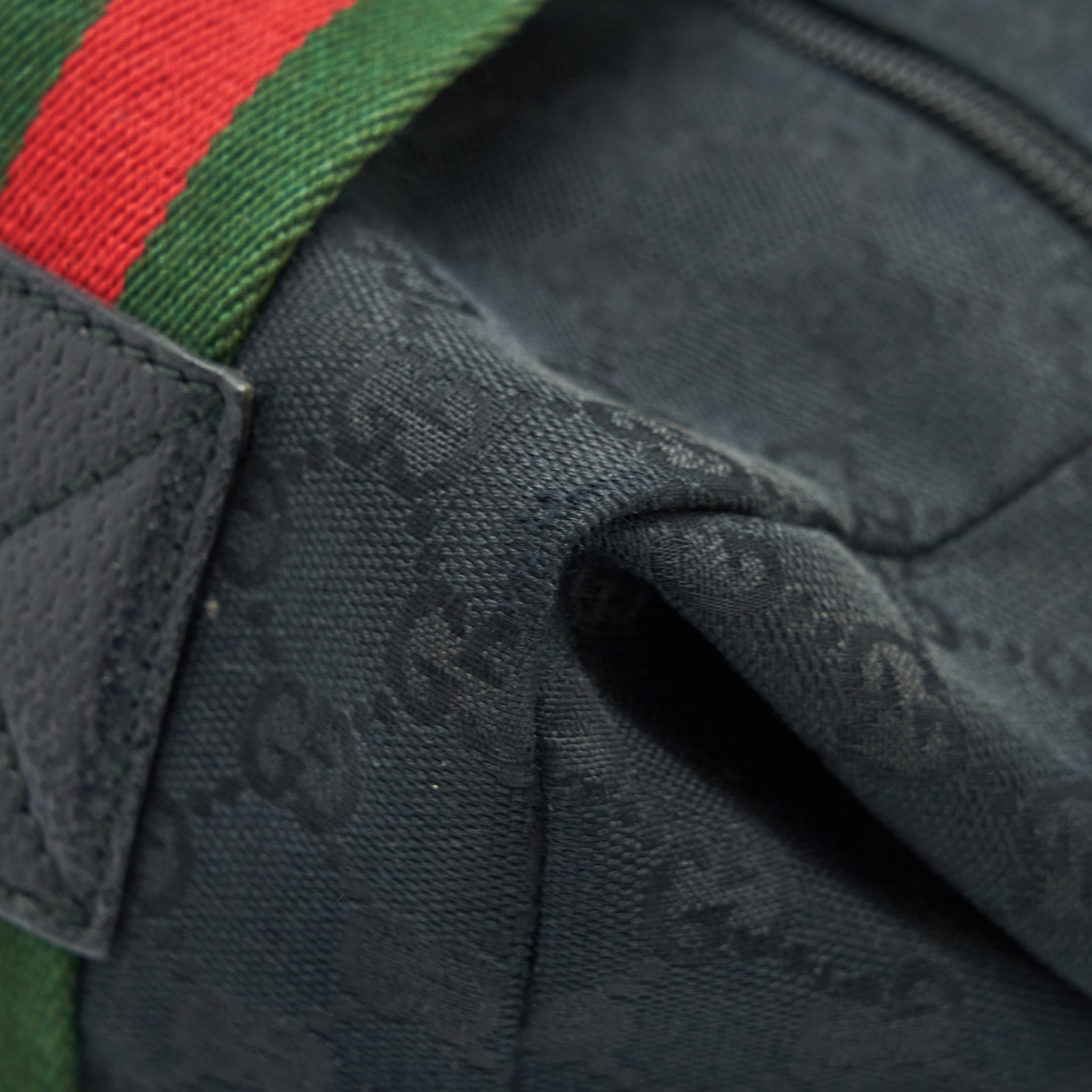 gucci-tote-fabric-gg-supreme-black