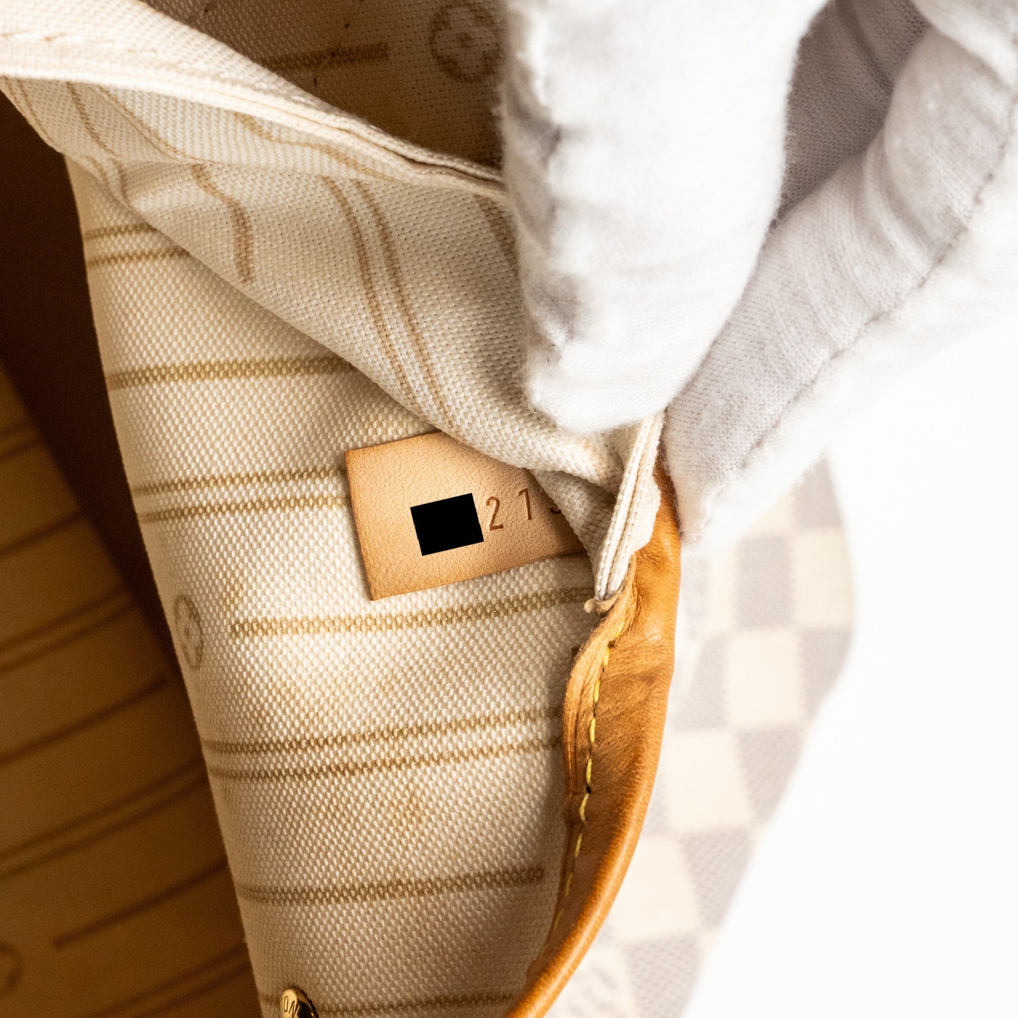 louis-vuitton-neverfull-gm-damier-azur-canvas-ghw