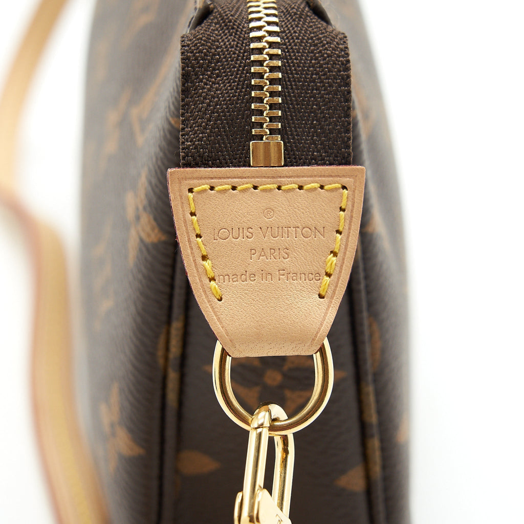 louis-vuitton-pochette-accessories-monogram-canvas-3