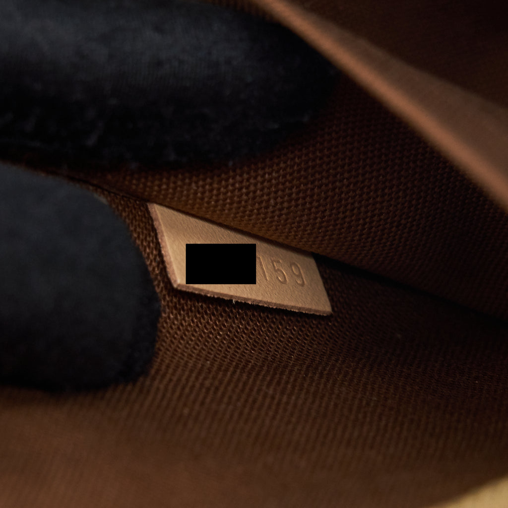 louis-vuitton-pochette-accessories-monogram-canvas-3