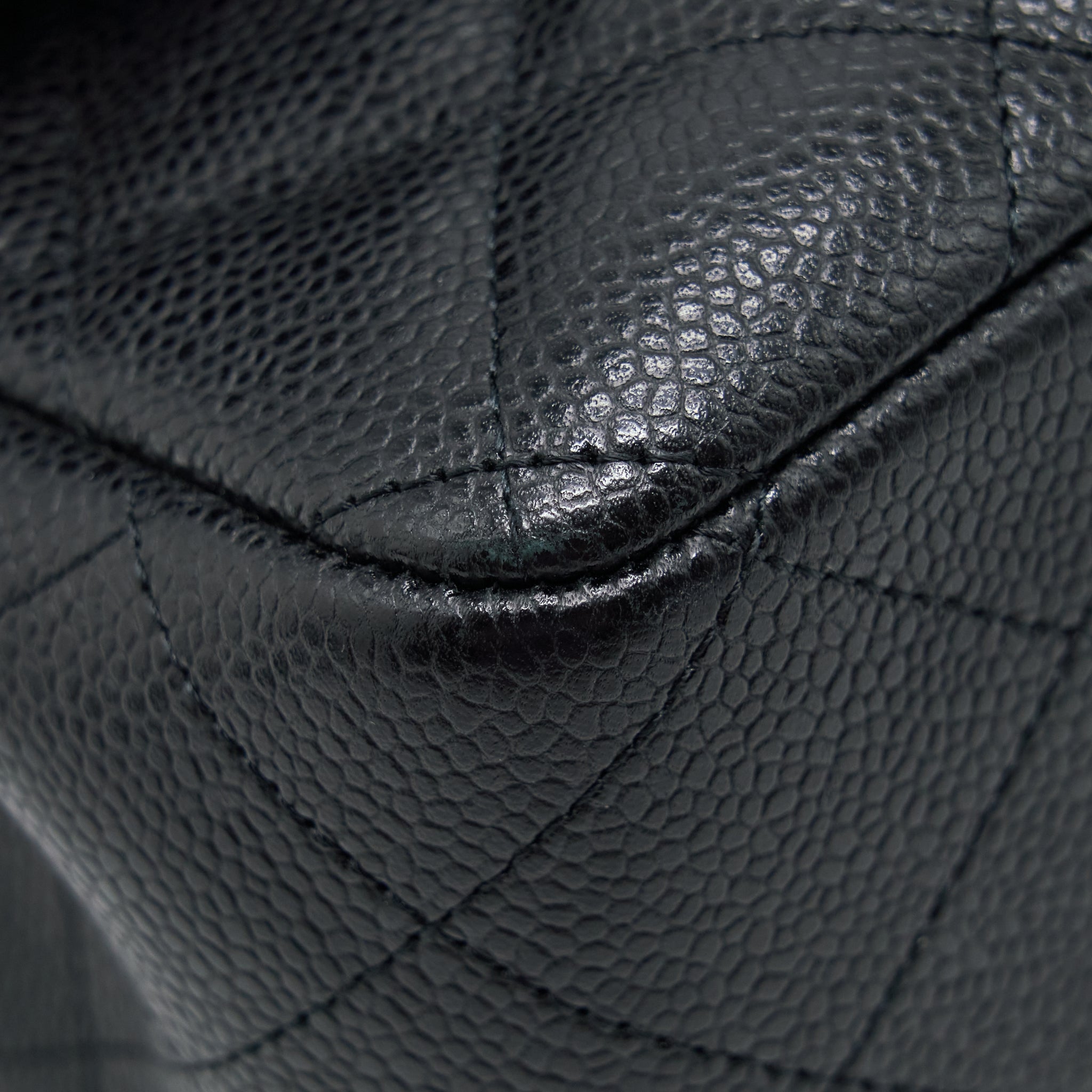 chanel-classic-jumbo-double-flap-bag-caviar-black-lghw