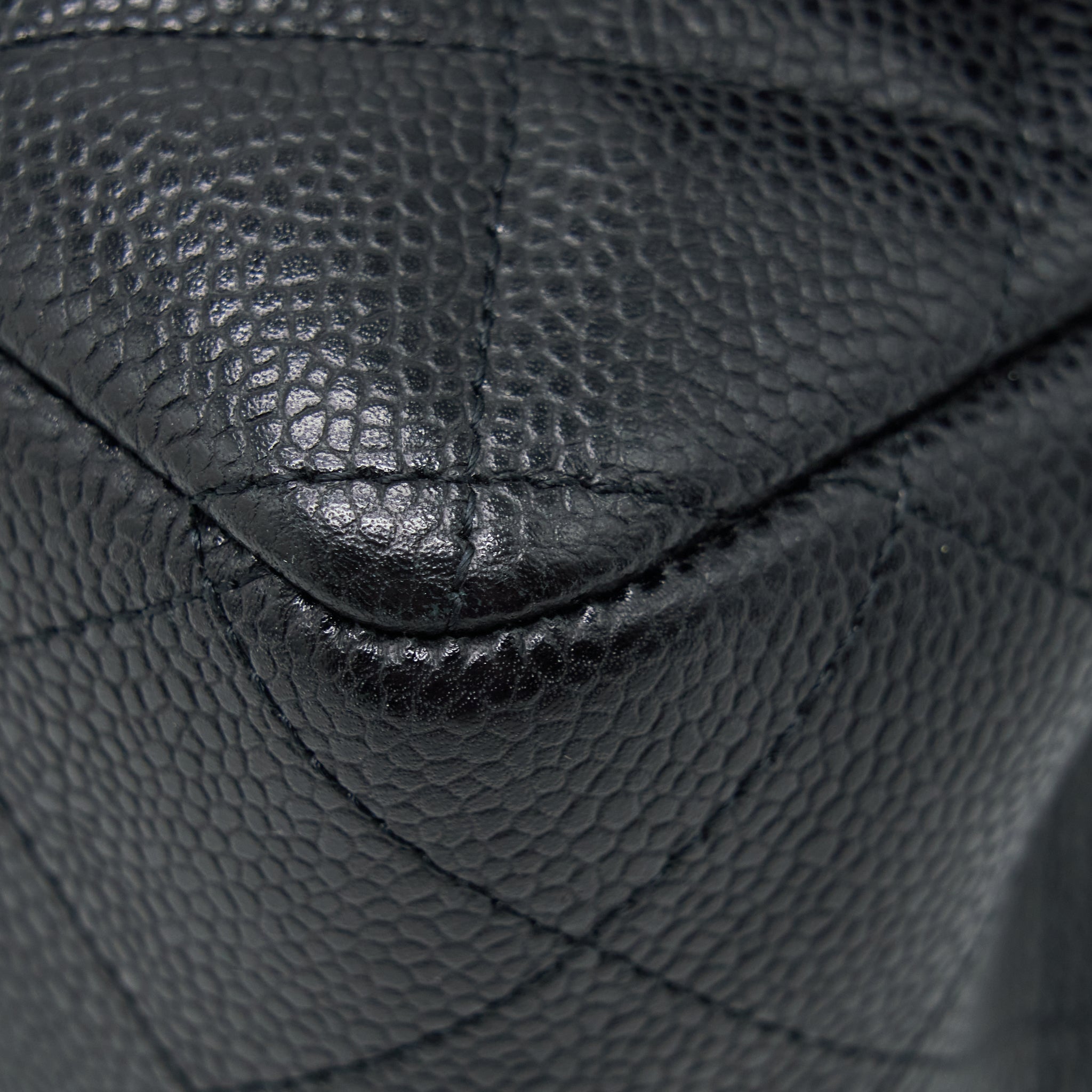 chanel-classic-jumbo-double-flap-bag-caviar-black-lghw