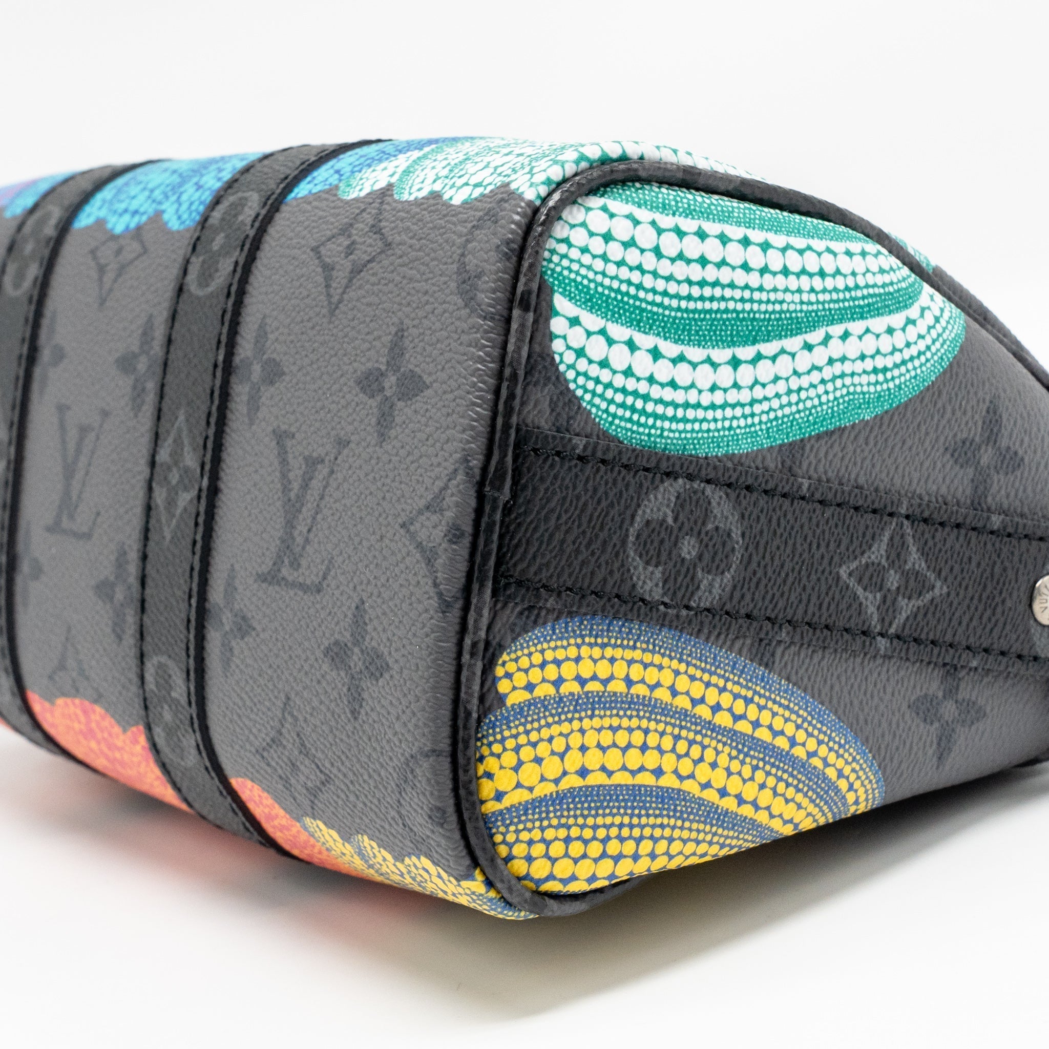 louis-vuitton-x-yayoi-kusama-keepall-bandouliere-25-pumpkin-multicoloured-monogram-canvas-shw
