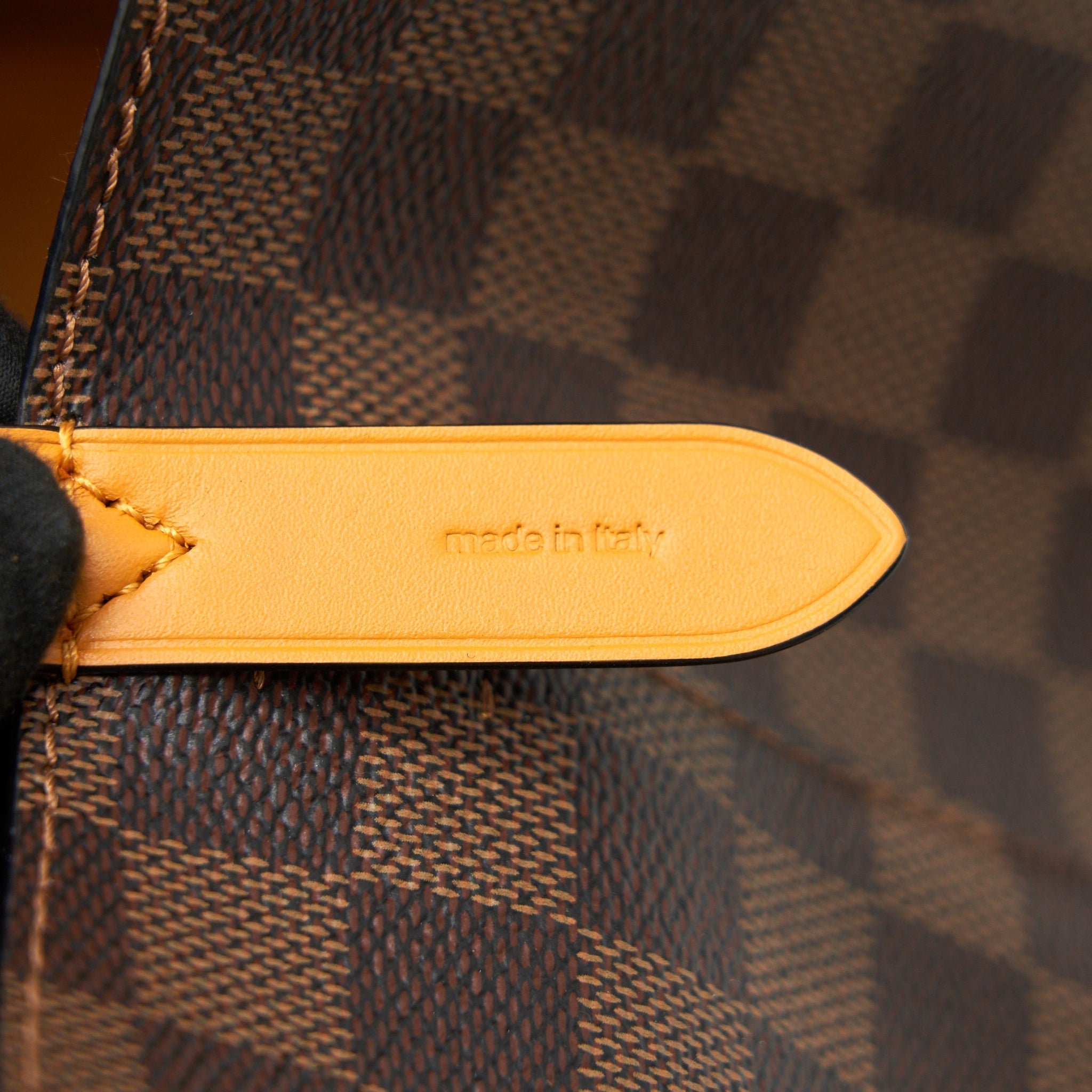 louis-vuitton-neo-noe-in-damier-ebene-yellow