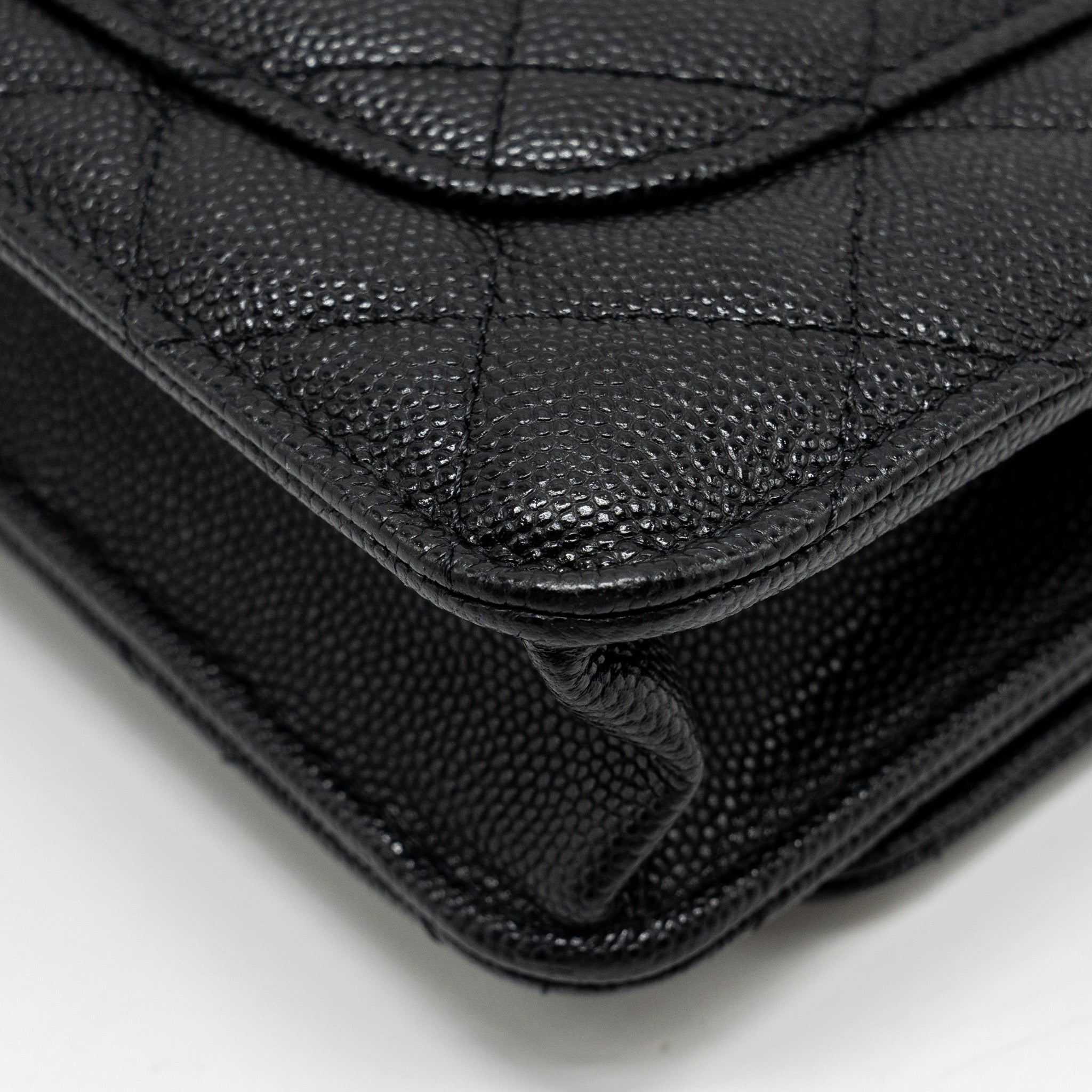 chanel-wallet-on-chain-black