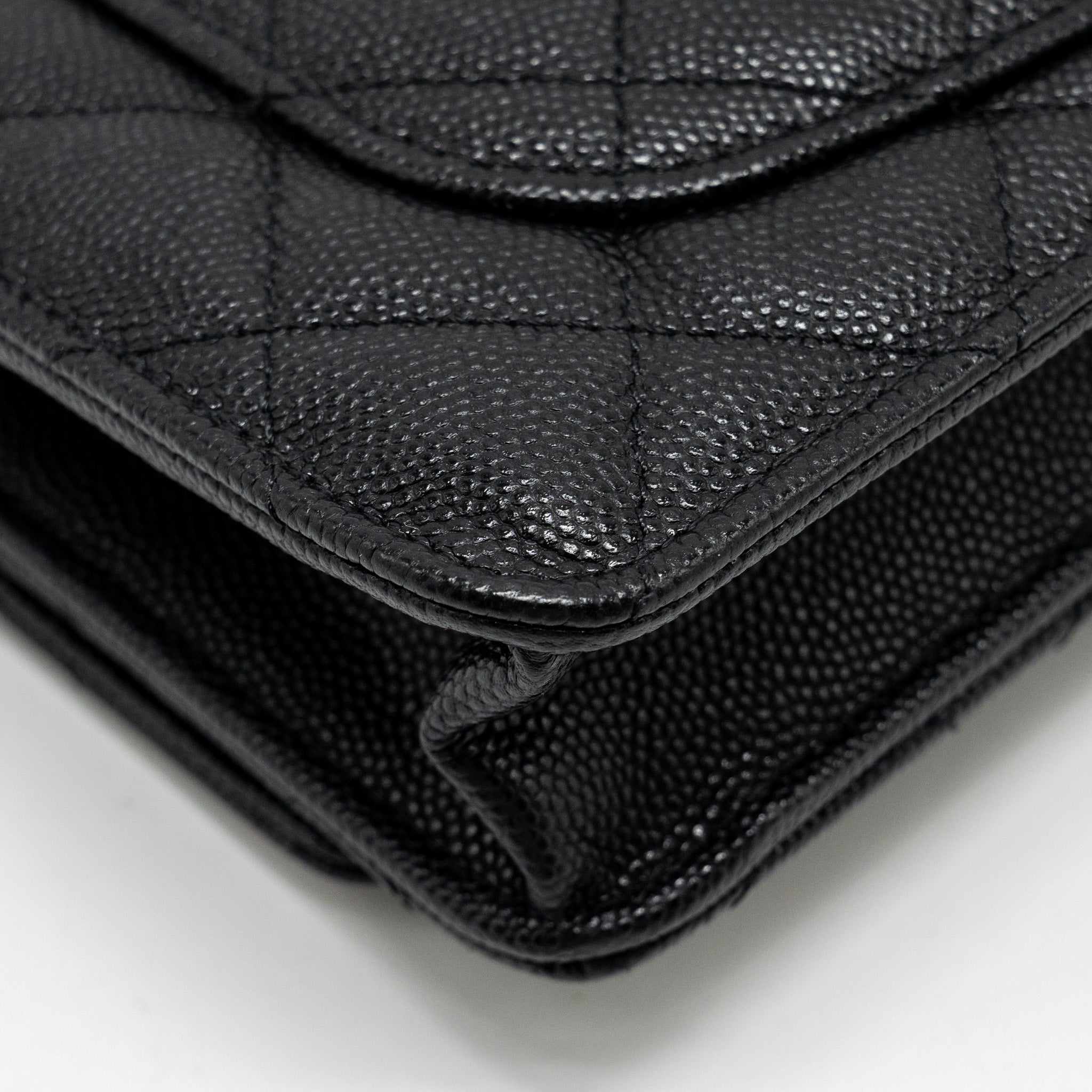chanel-wallet-on-chain-black