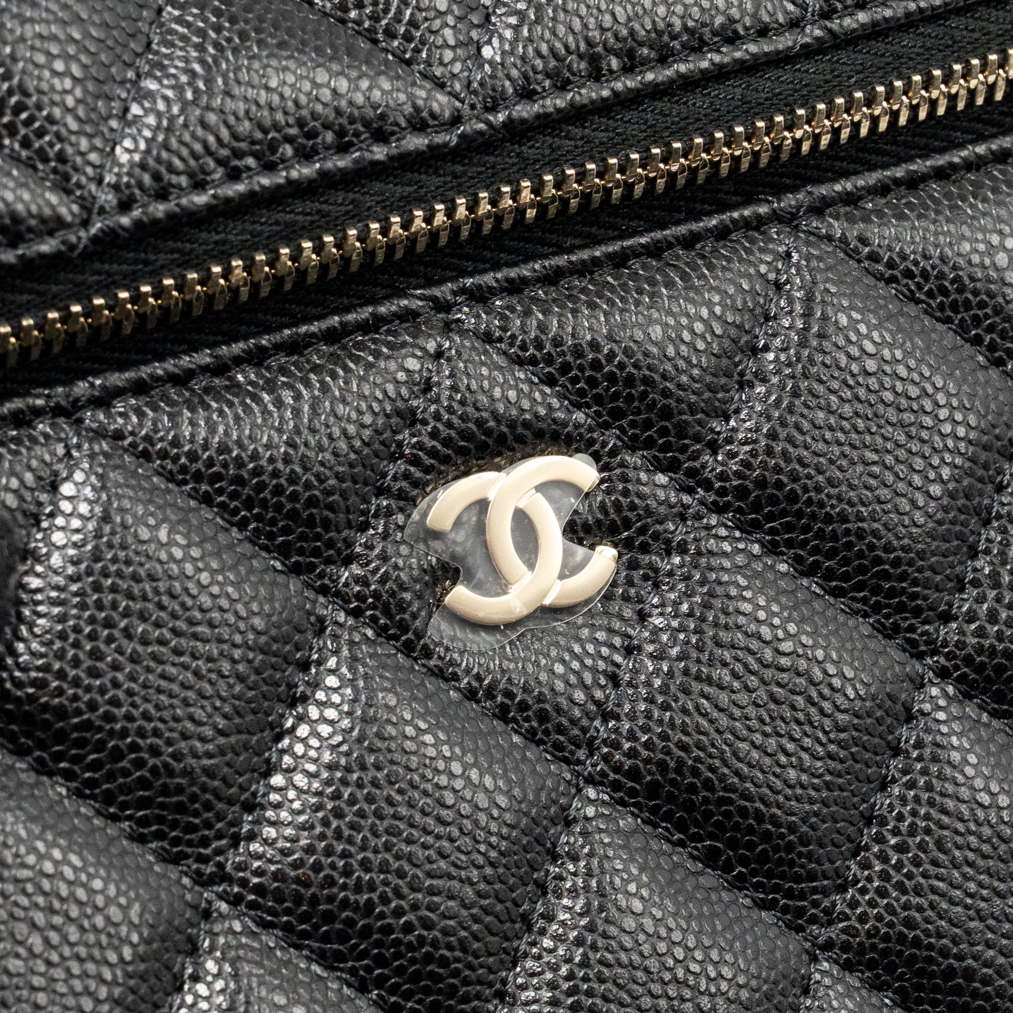 chanel-25p-cc-top-handle-vanity-with-chain-caviar-black-lghwmicrochip-3