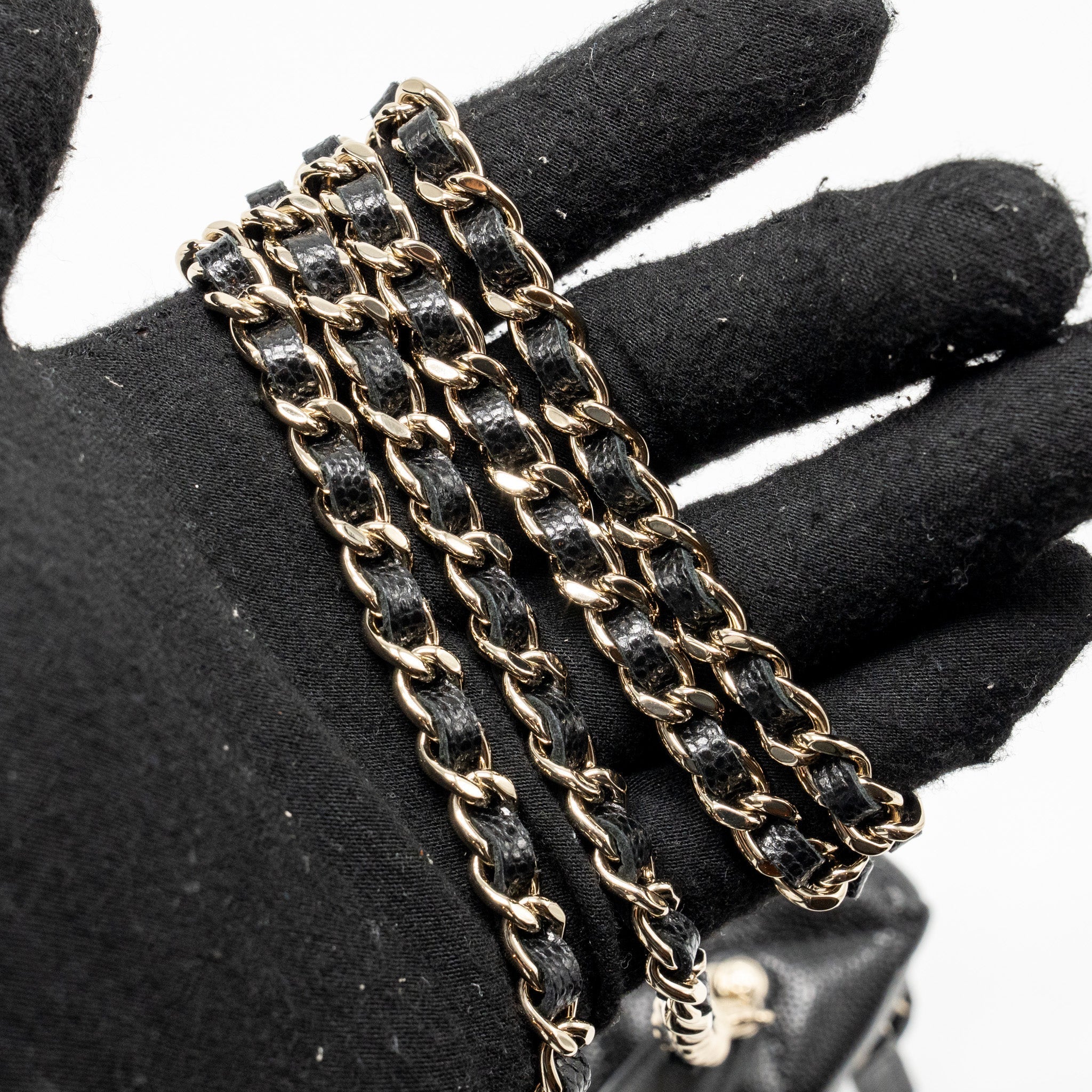 chanel-25p-cc-top-handle-vanity-with-chain-caviar-black-lghwmicrochip-3