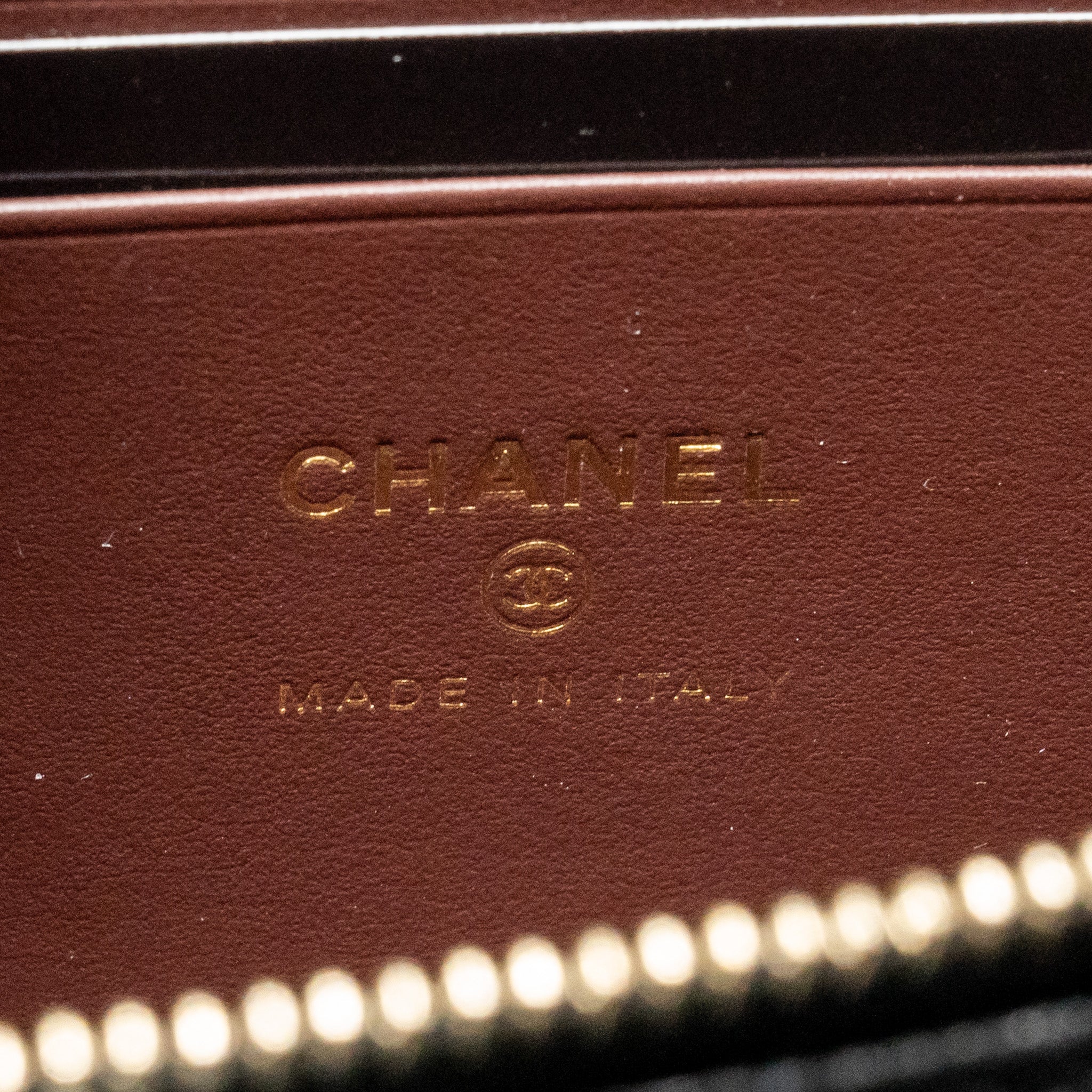 chanel-25p-cc-top-handle-vanity-with-chain-caviar-black-lghwmicrochip-3