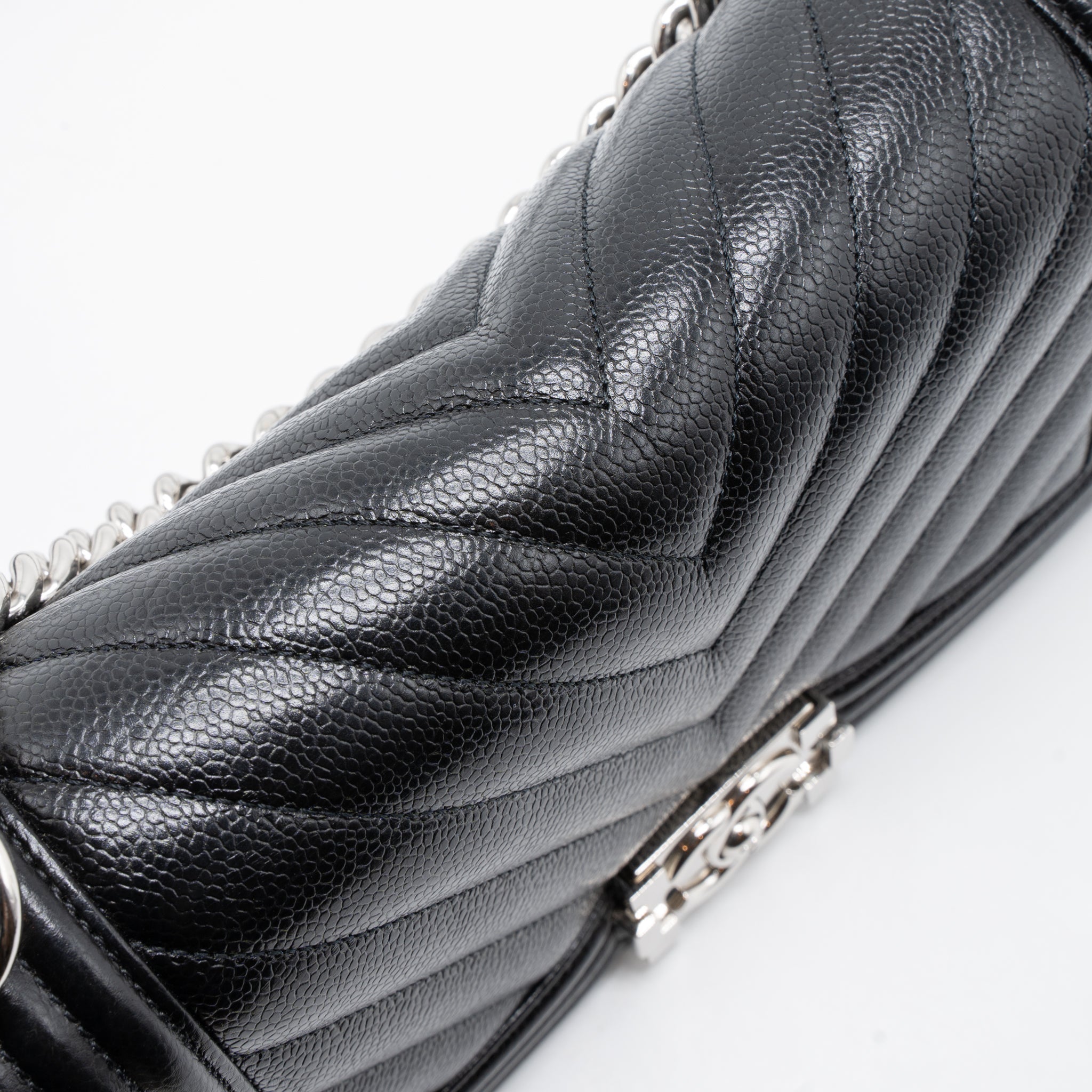 chanel-medium-boy-bag-caviar-black-shw