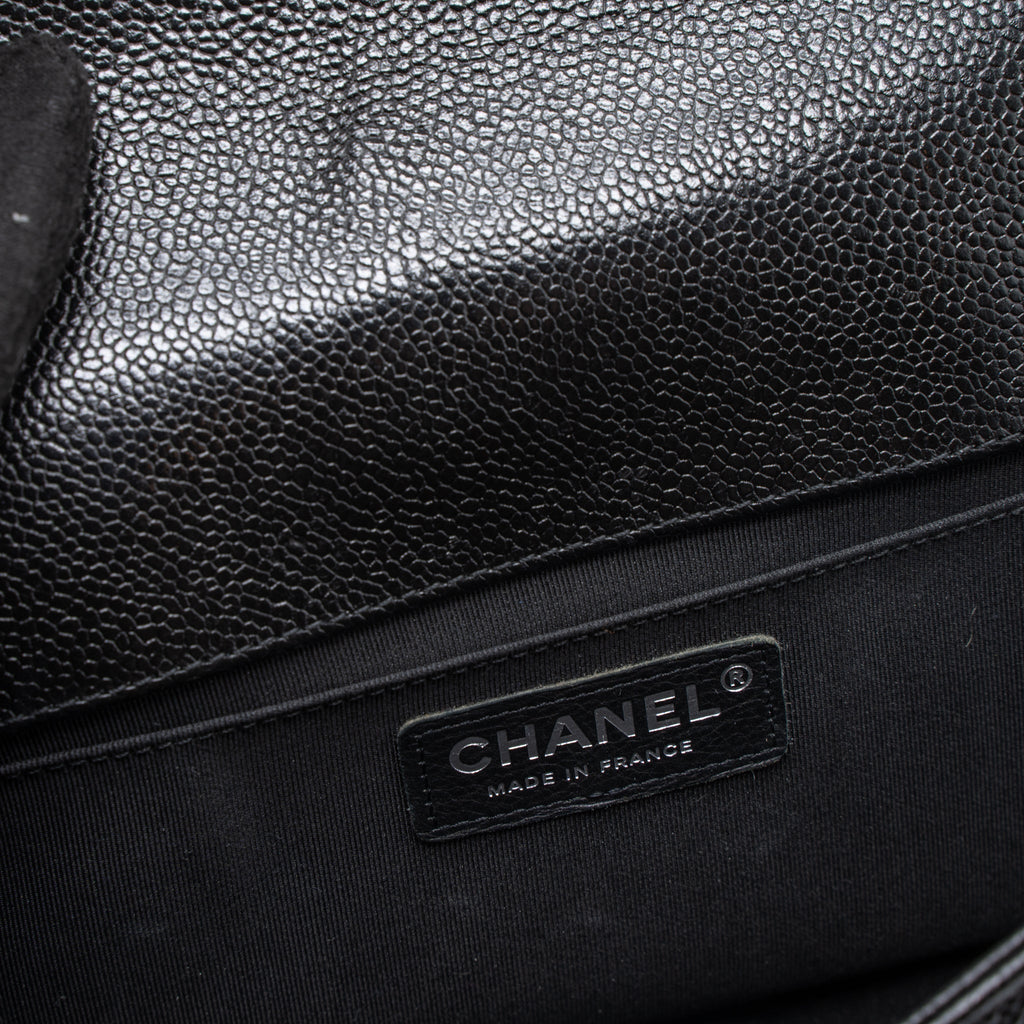 chanel-medium-boy-bag-caviar-black-shw