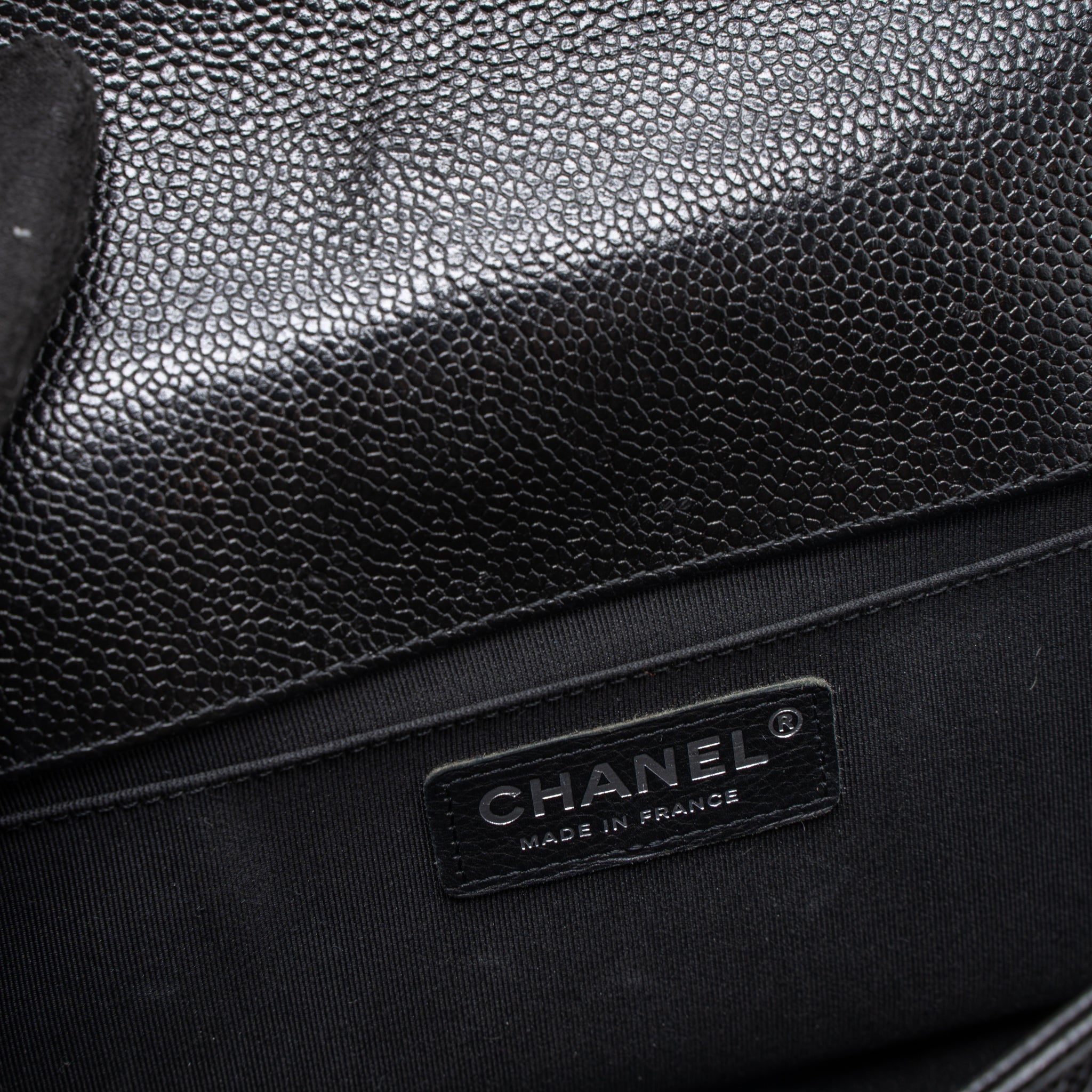chanel-medium-boy-bag-caviar-black-shw